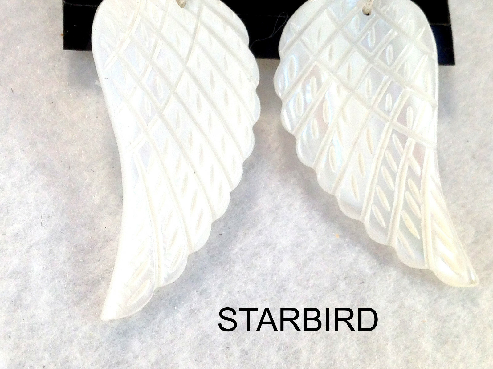 WHITE ANGEL WING MOTHER OF PEARL DANGLE EARRINGS 80’s VINTAGE