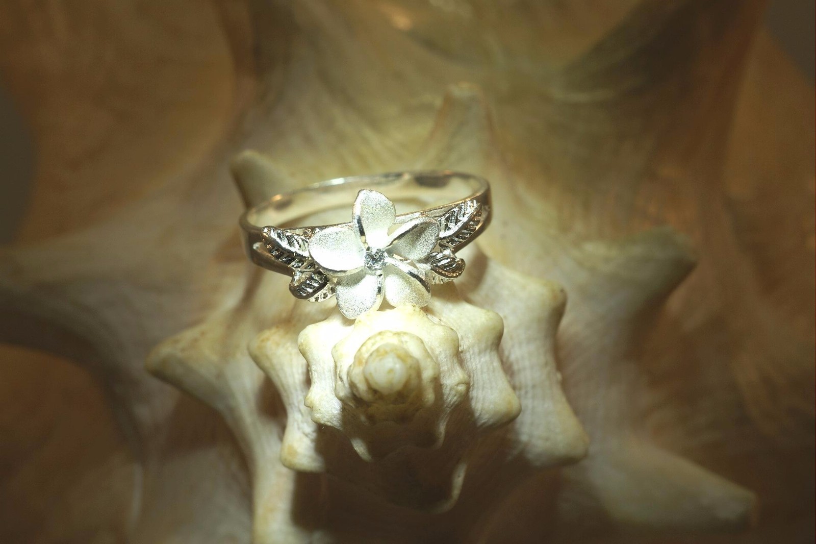 11MM HAWAIIAN SOLID STERLING SILVER MATTED PLUMERIA MAILE CLEAR CZ RING 5.0-10.5