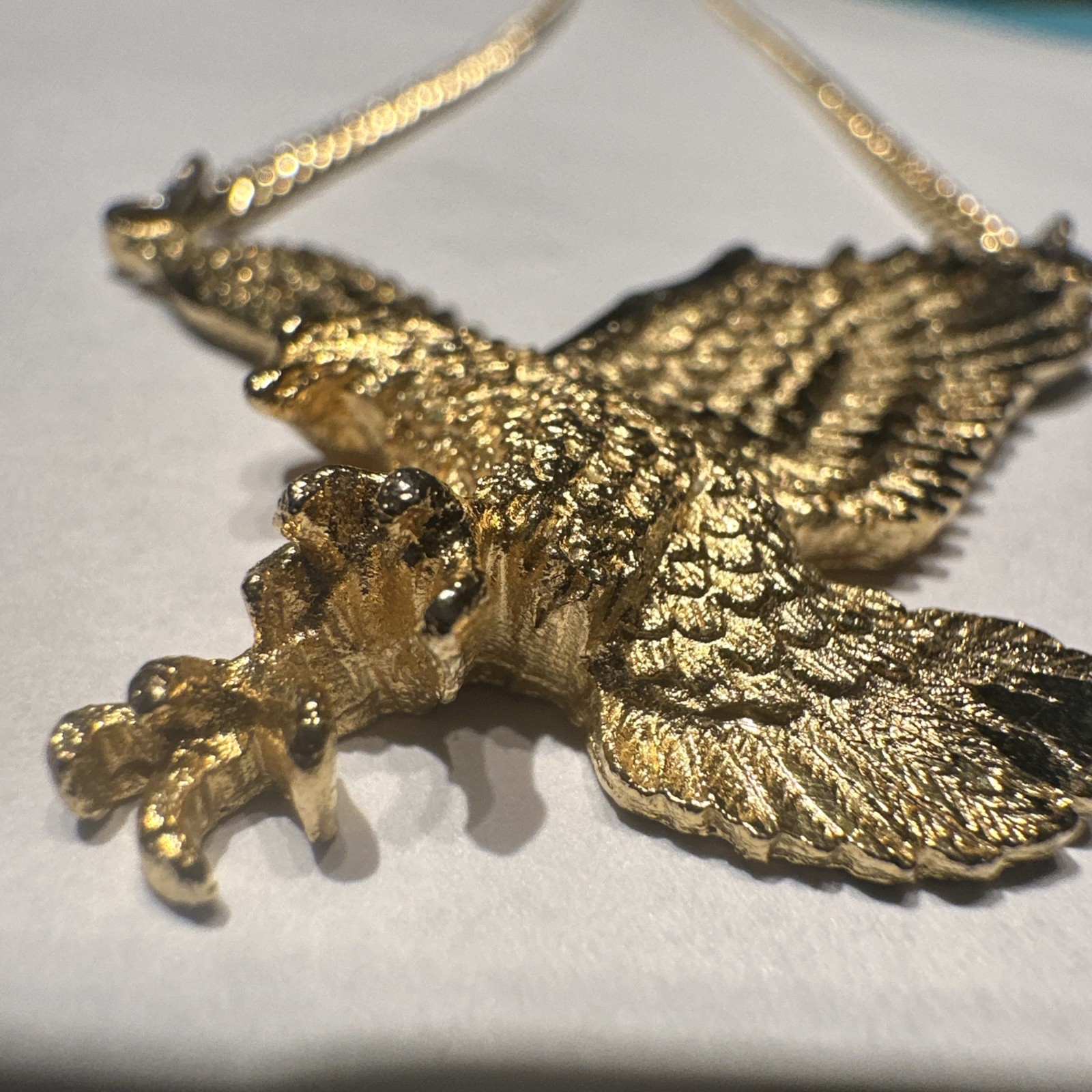 Eagle On Chain Gold Color Not Sure Of Metal 19 In Chain