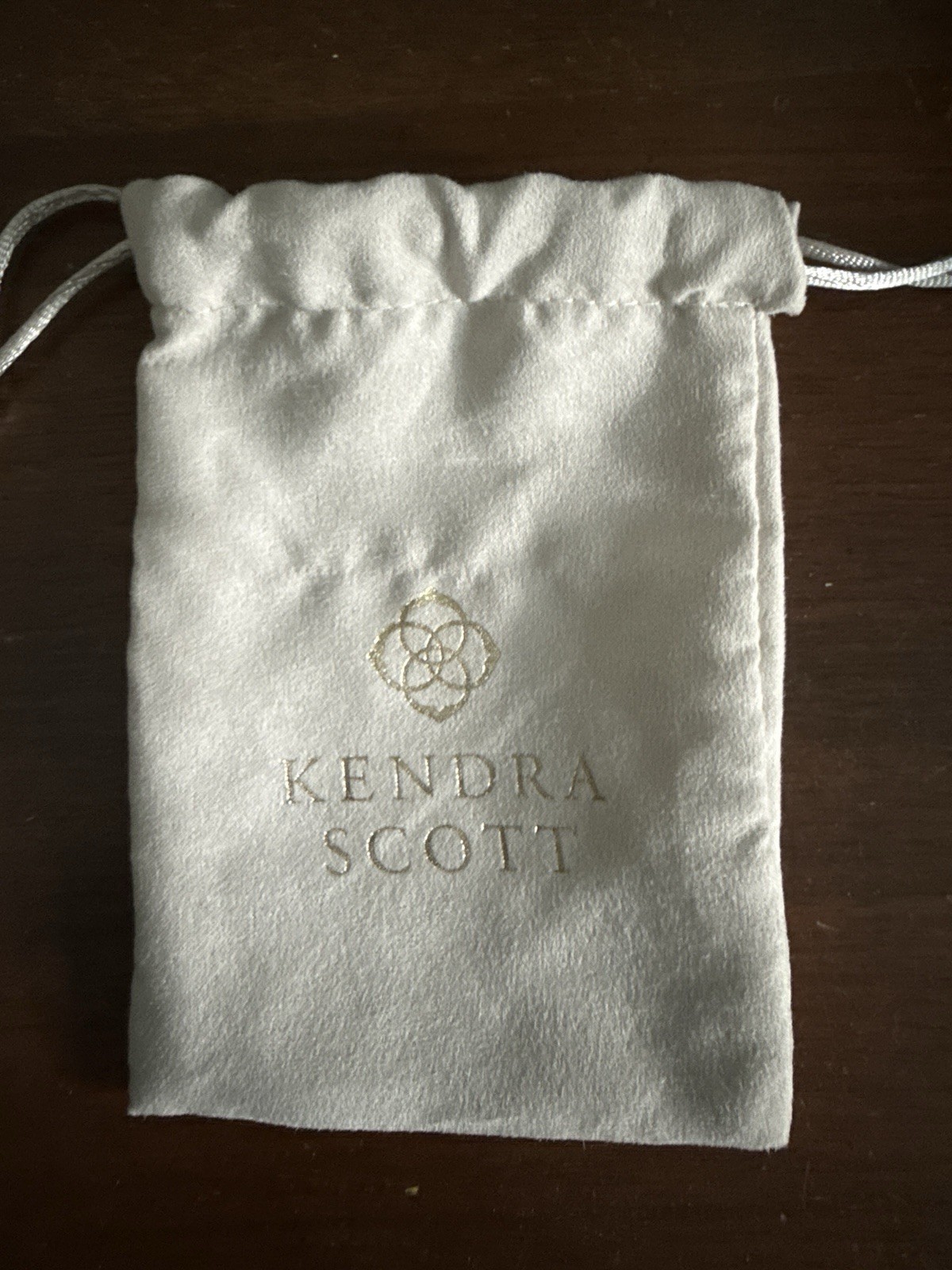 Kendra Scott Elisa Soccer Silver Short Pendant Necklace Ivory Mother of Pearl