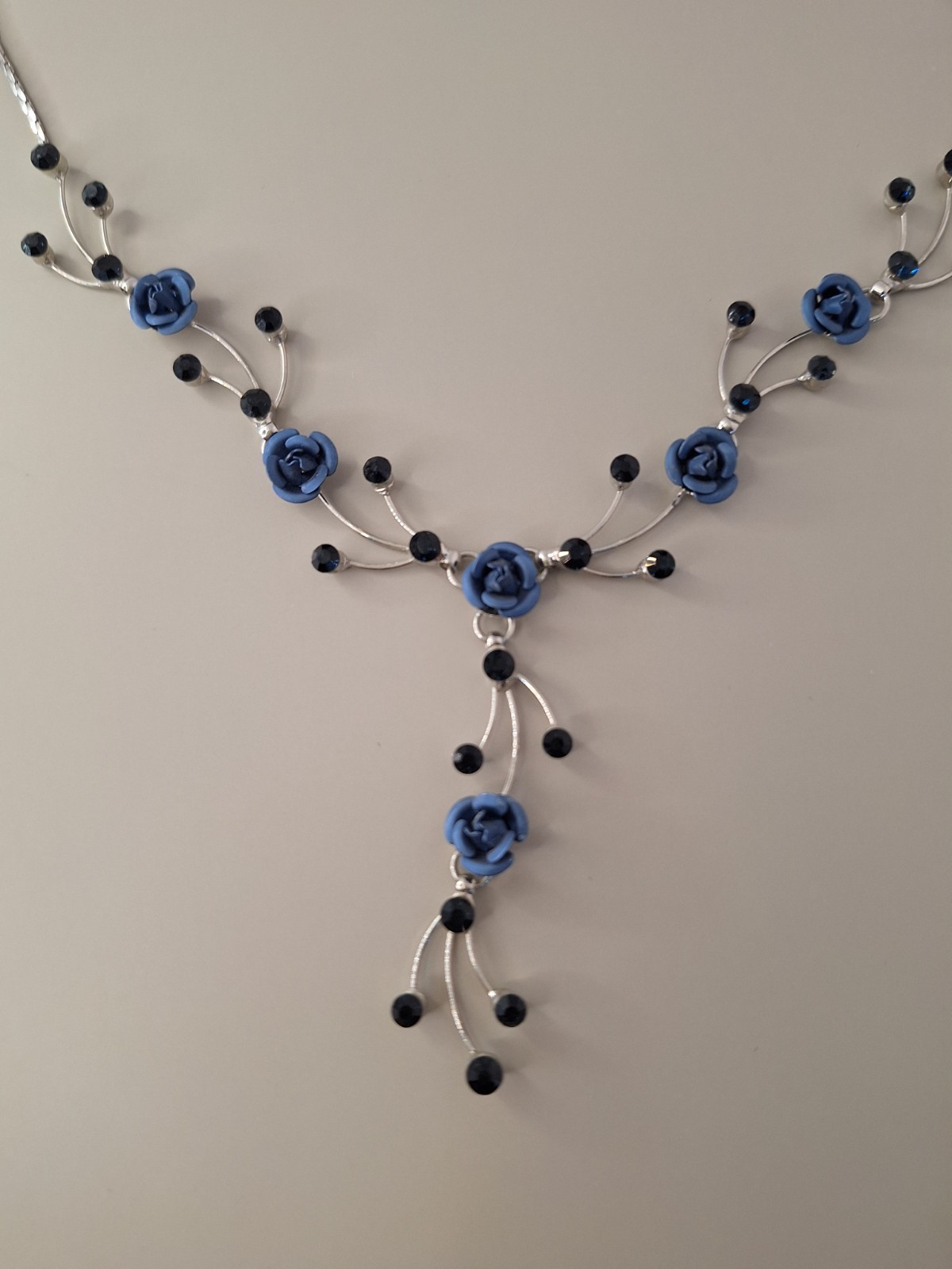 Women Collection by Veritas Navy Blue Rose Necklace Silver Tone Nickel Free