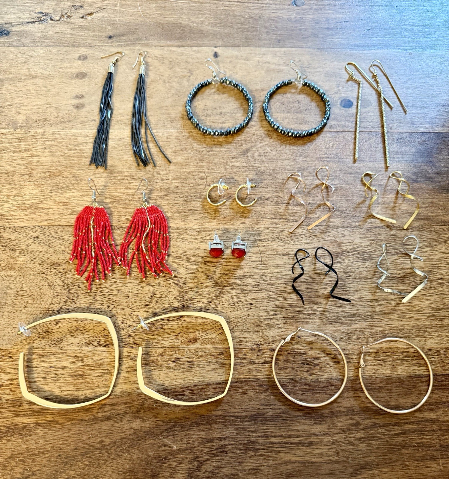 New, Lot of 12 Pairs of Pierced Earrings, Different Colors/Styles, See Pics/Desc