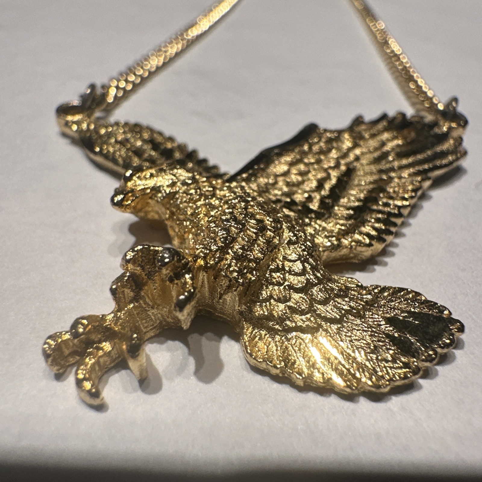 Eagle On Chain Gold Color Not Sure Of Metal 19 In Chain