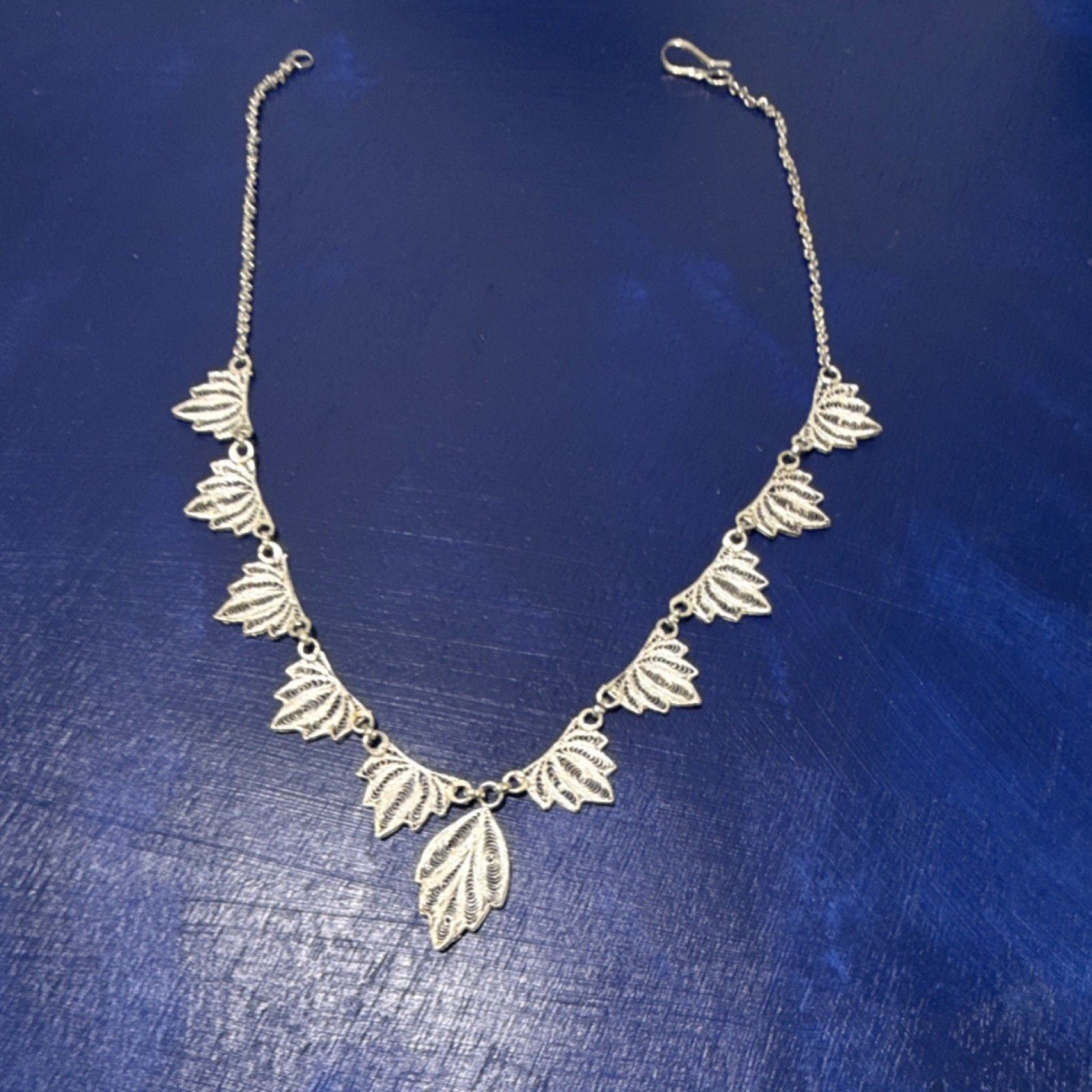 Silver Tone Filigree Leaf Link Cable Chain Necklace Metal Hook Clasp 15”