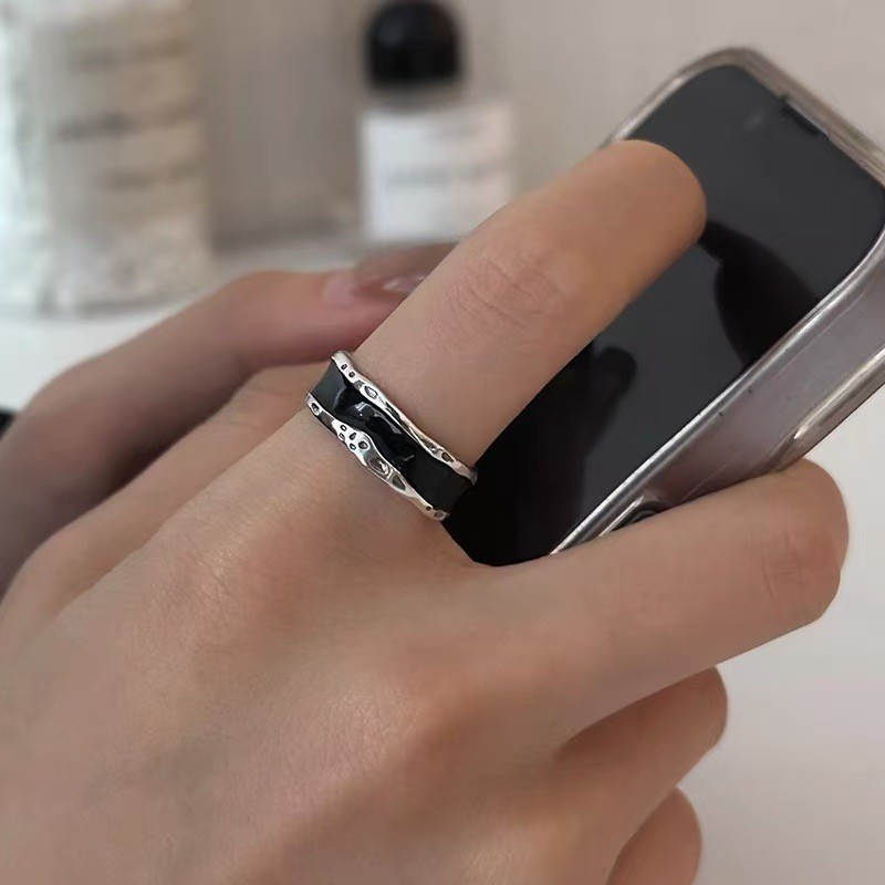 Women’s Bright Black Enamel Hammer Edge Silver Plated Alloy Fashion Open Ring