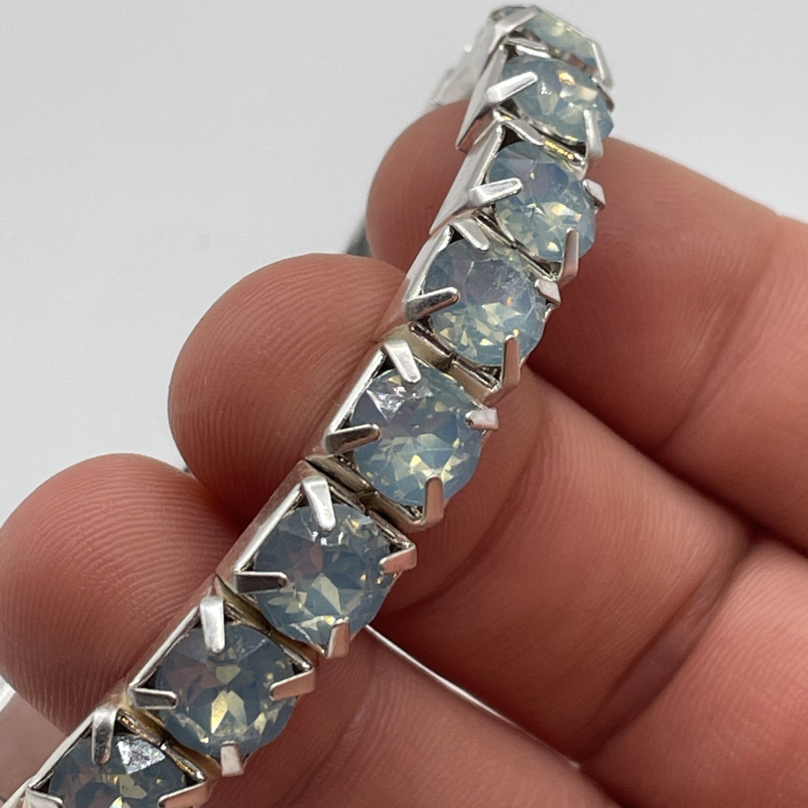 Bracelet Vintage Stretch Blue Rhinestone Glass Metal Silver Tone Jewelry