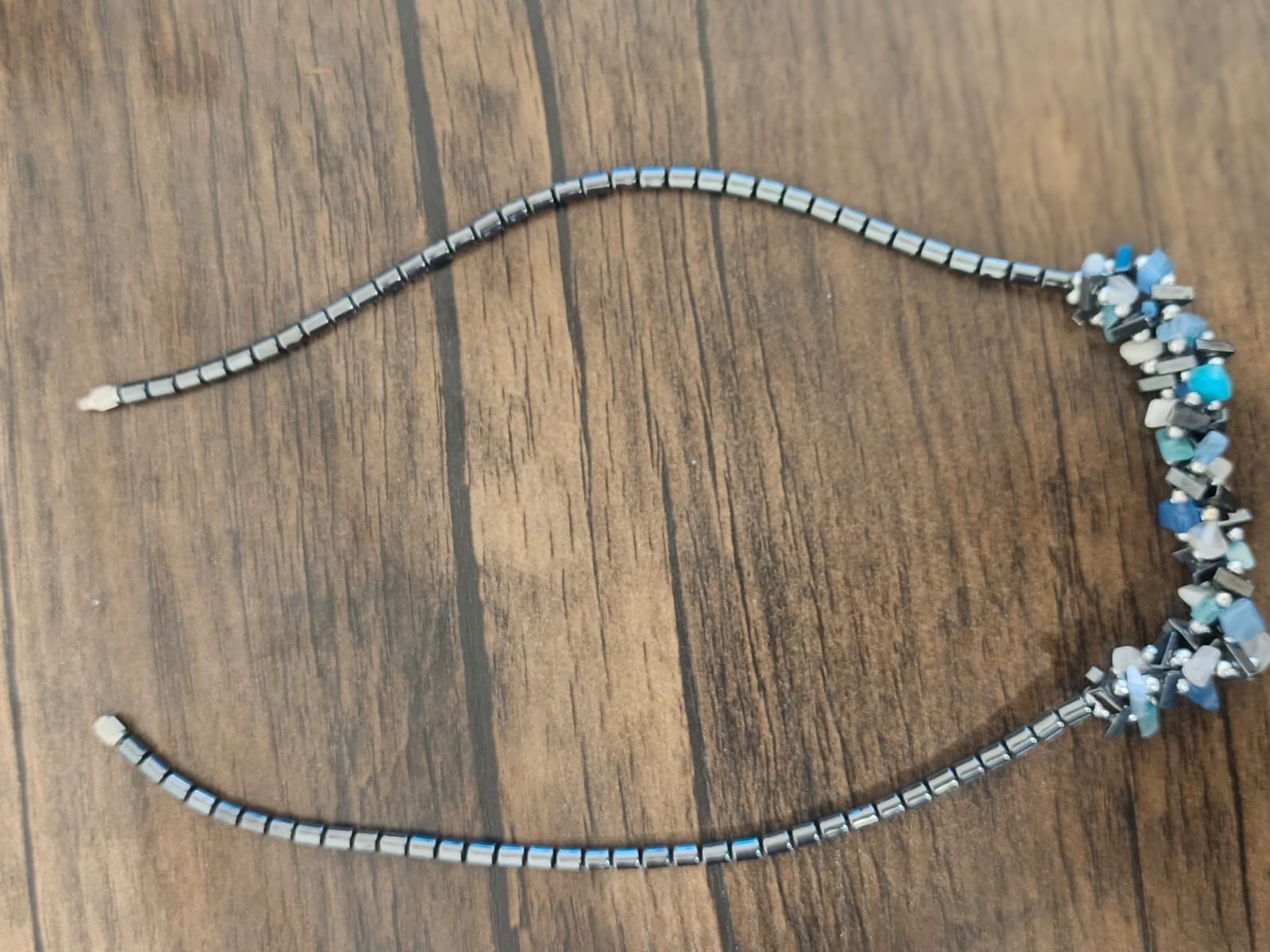 Modern Elegant Bead Necklace Unique Blue and Metallic Design for Daily Wear