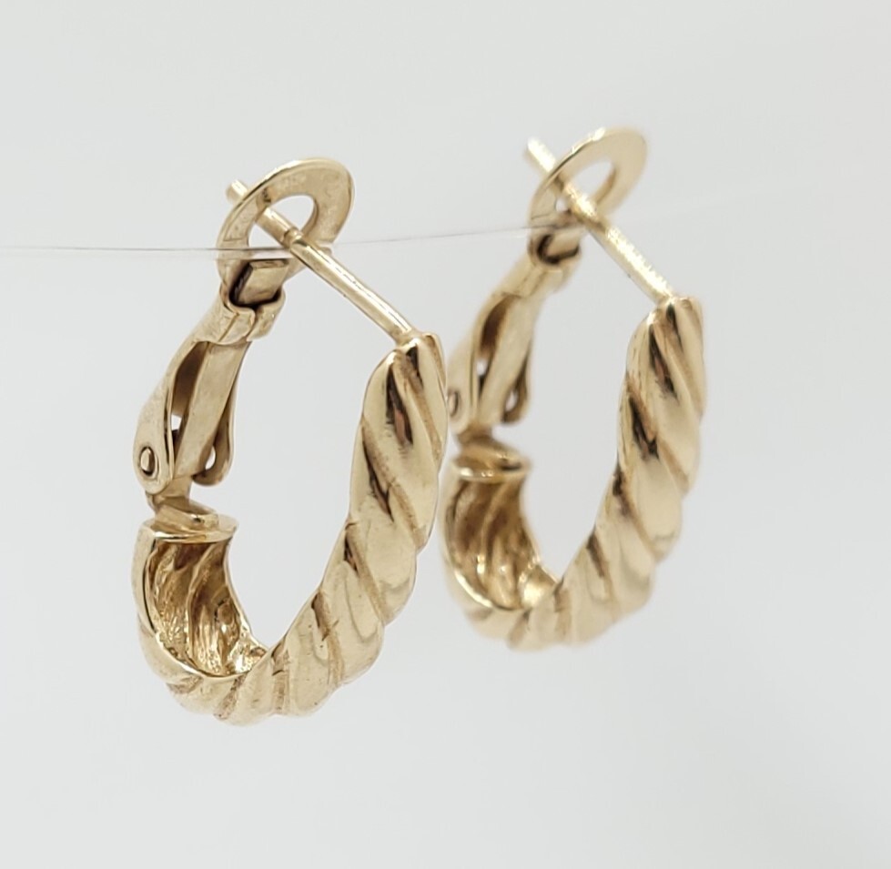 Gold Tinted English Lock Hoop Earrings .925 Sterling Silver – BS044