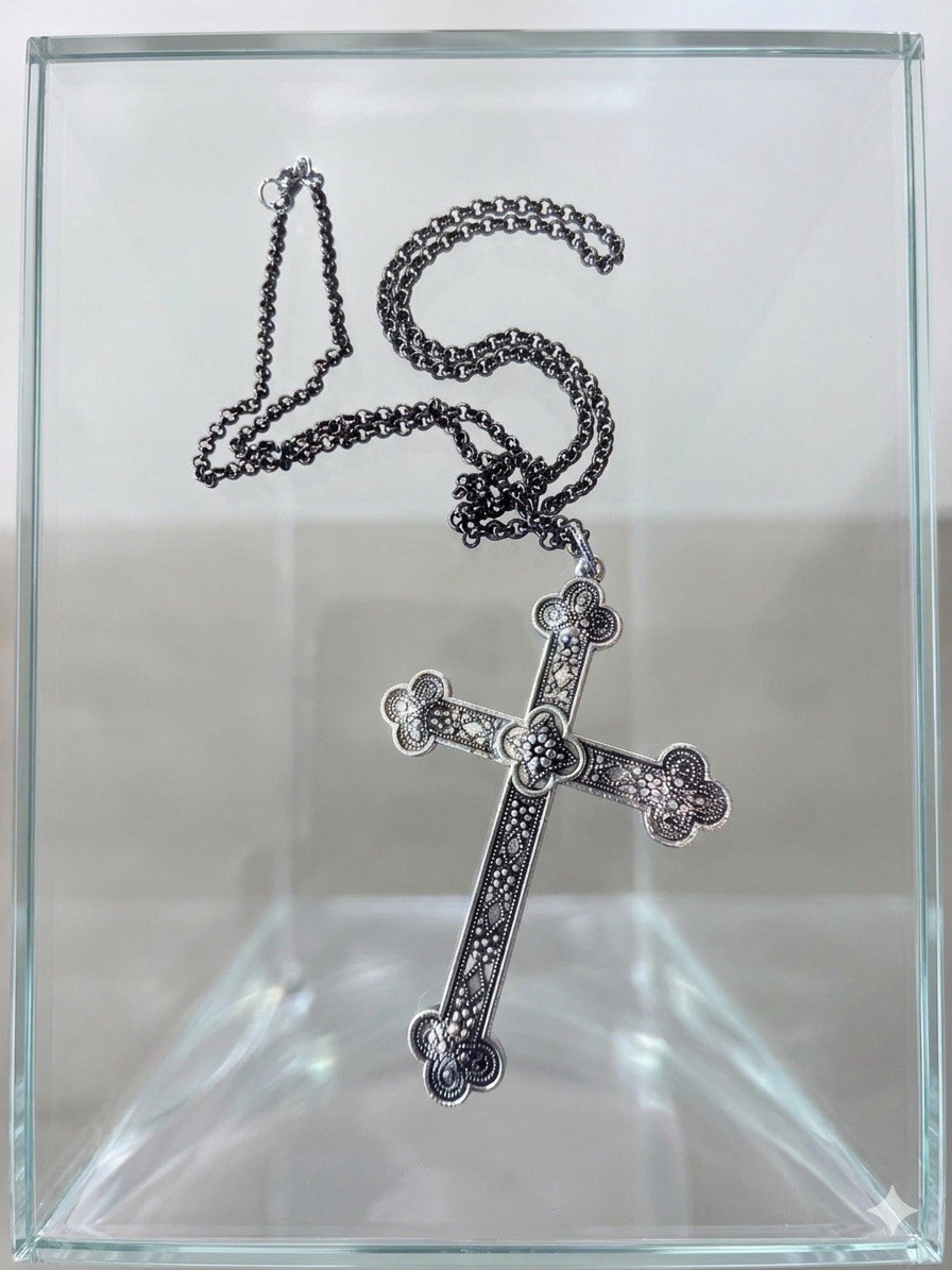 18” Gunmetal Toned Brass Iron Chain Goth Gross Pendant Necklace