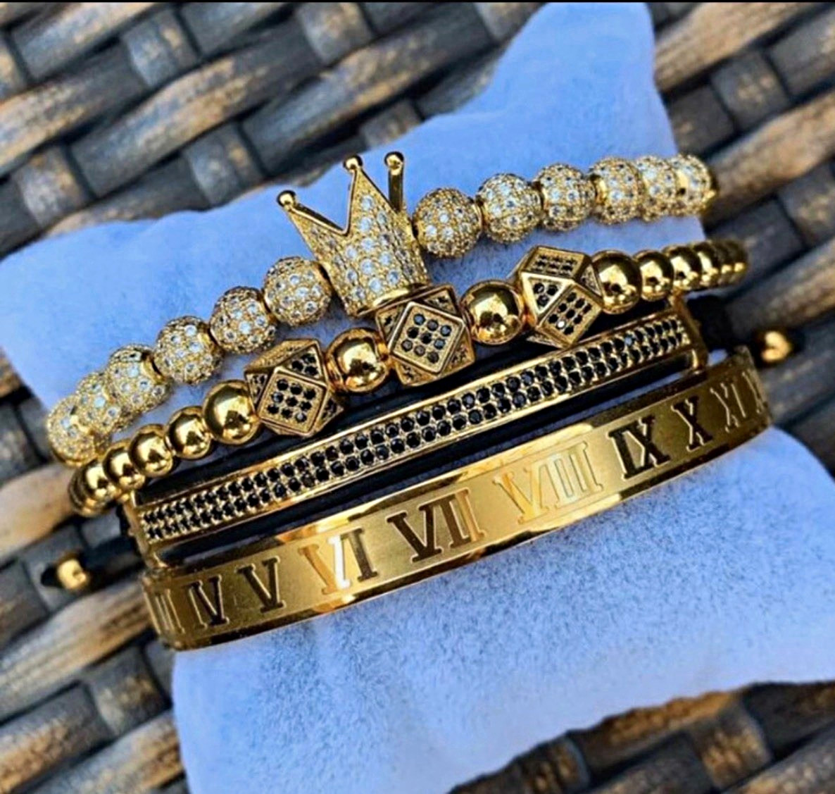 Stackable Adjustable Gold/Black Luxury bracelet 4pcs Set