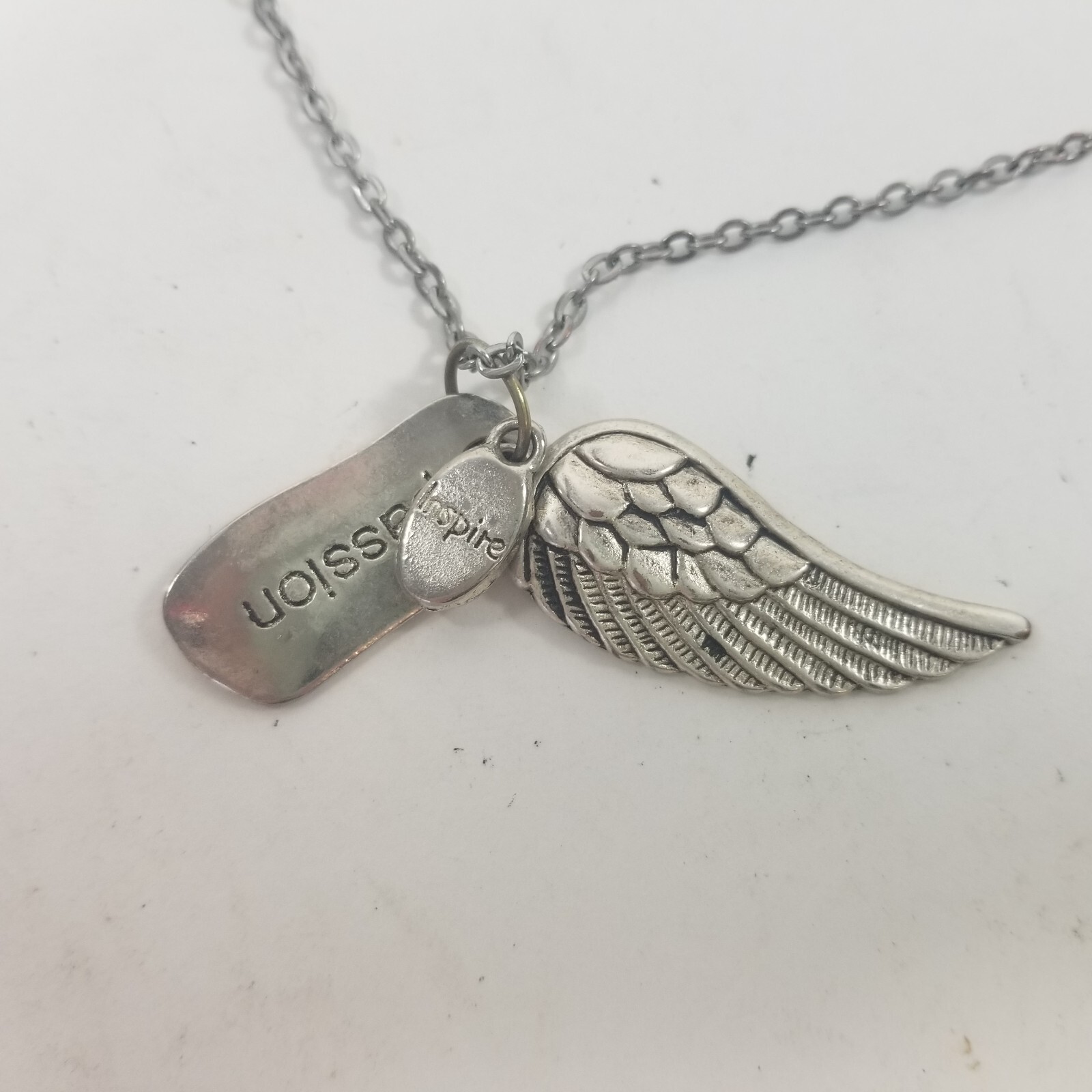 Passion Inspire Angel Wing Charm Necklace Pendants SIlver Tone 18″