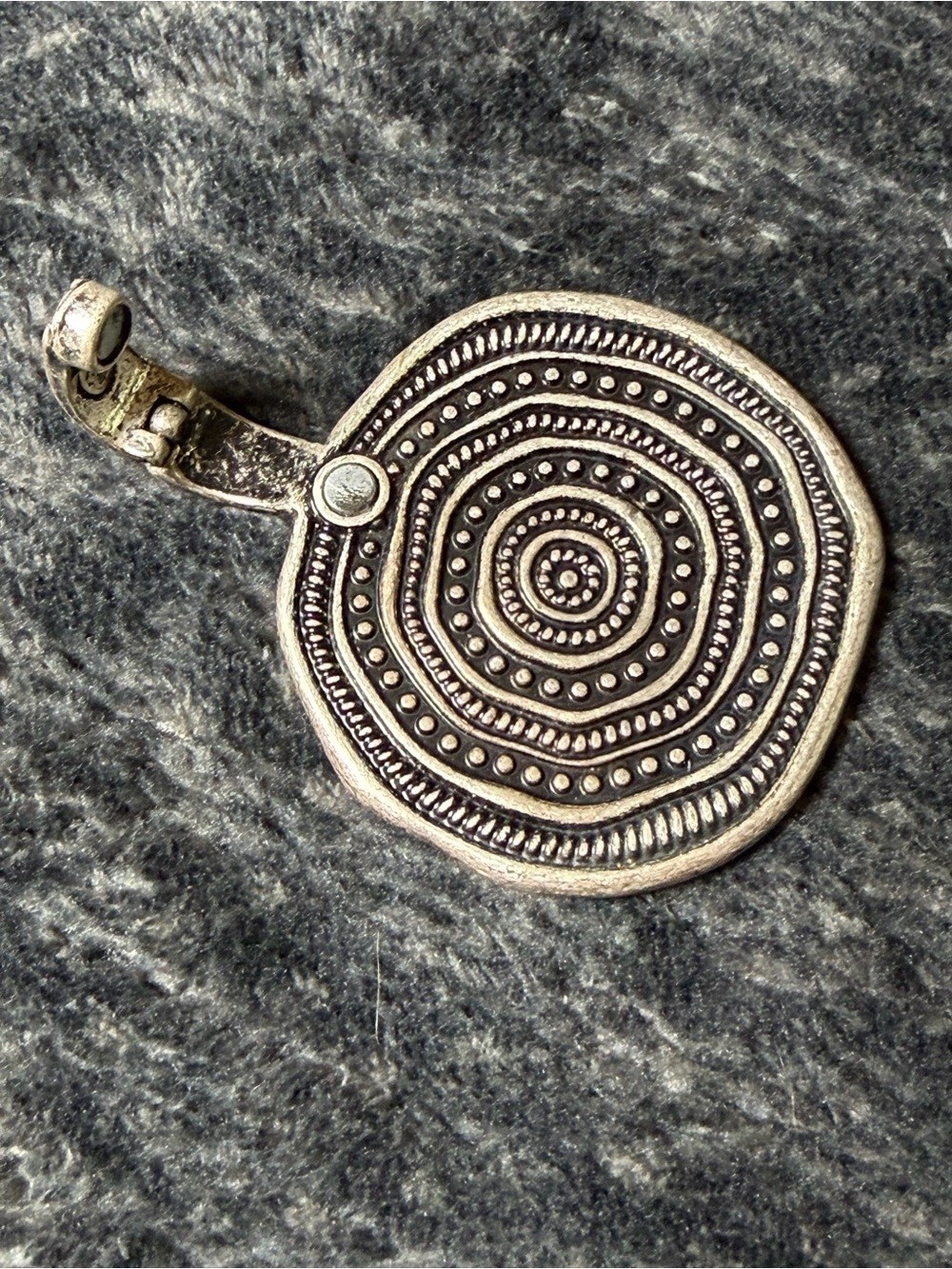 Premier Designs Magnetic Pendant Silver Tone Iridescent Mosaic Statement Charm