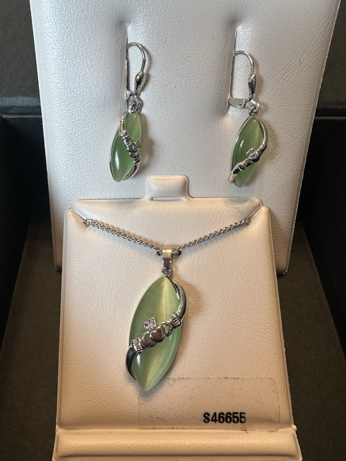 Solvar Irish Claddagh Necklace & Earrings Set Green Cats Eye Ireland Jewelers