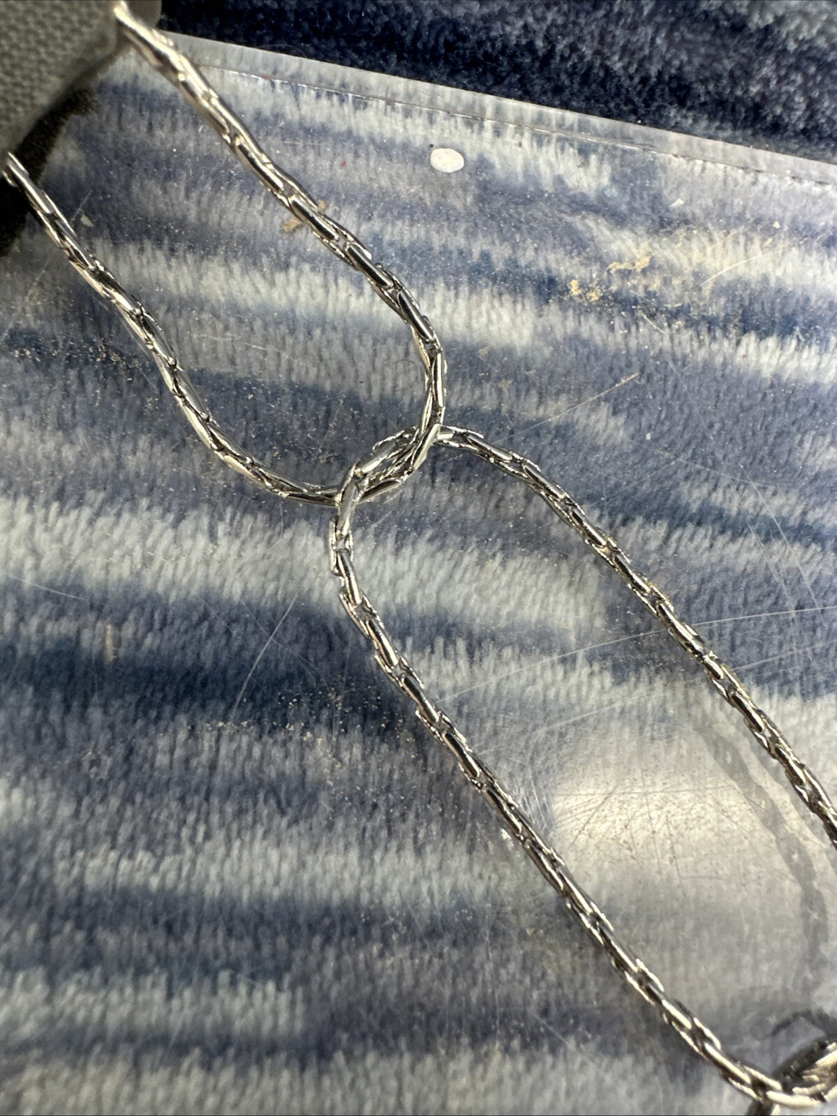 35 inch silver In color necklace linked drop on fit {C}