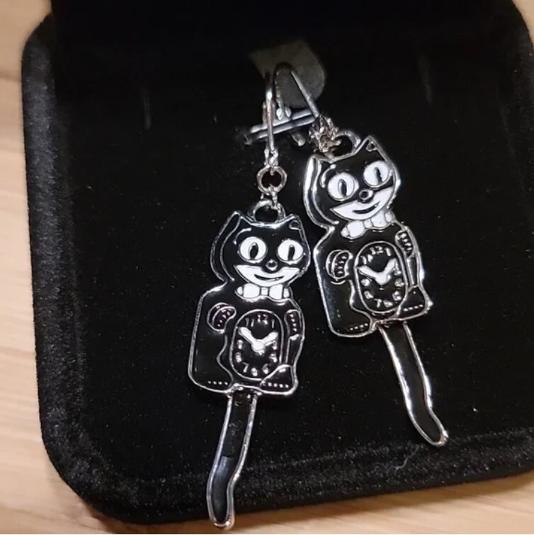 Black Kit-cat klock kat clock earrings black & silver