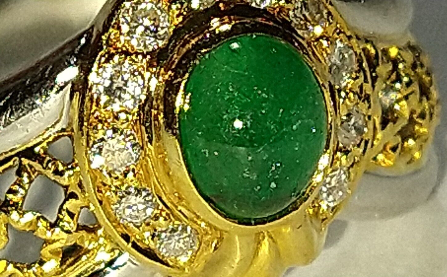 Solid heavy platinum & 18k gold 0.91 carat natural emerald diamond ring 8.76 grm