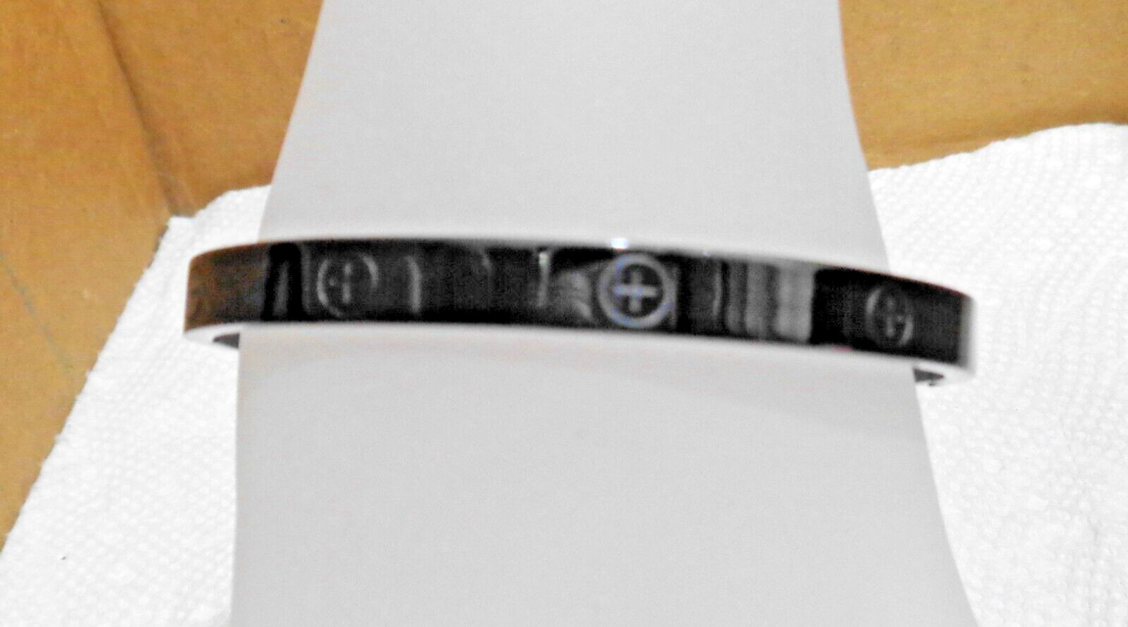 Size 6-7 Black Enameled Metal Hinged Goth Bangle Bracelet 1/4 inch 20.6 gm