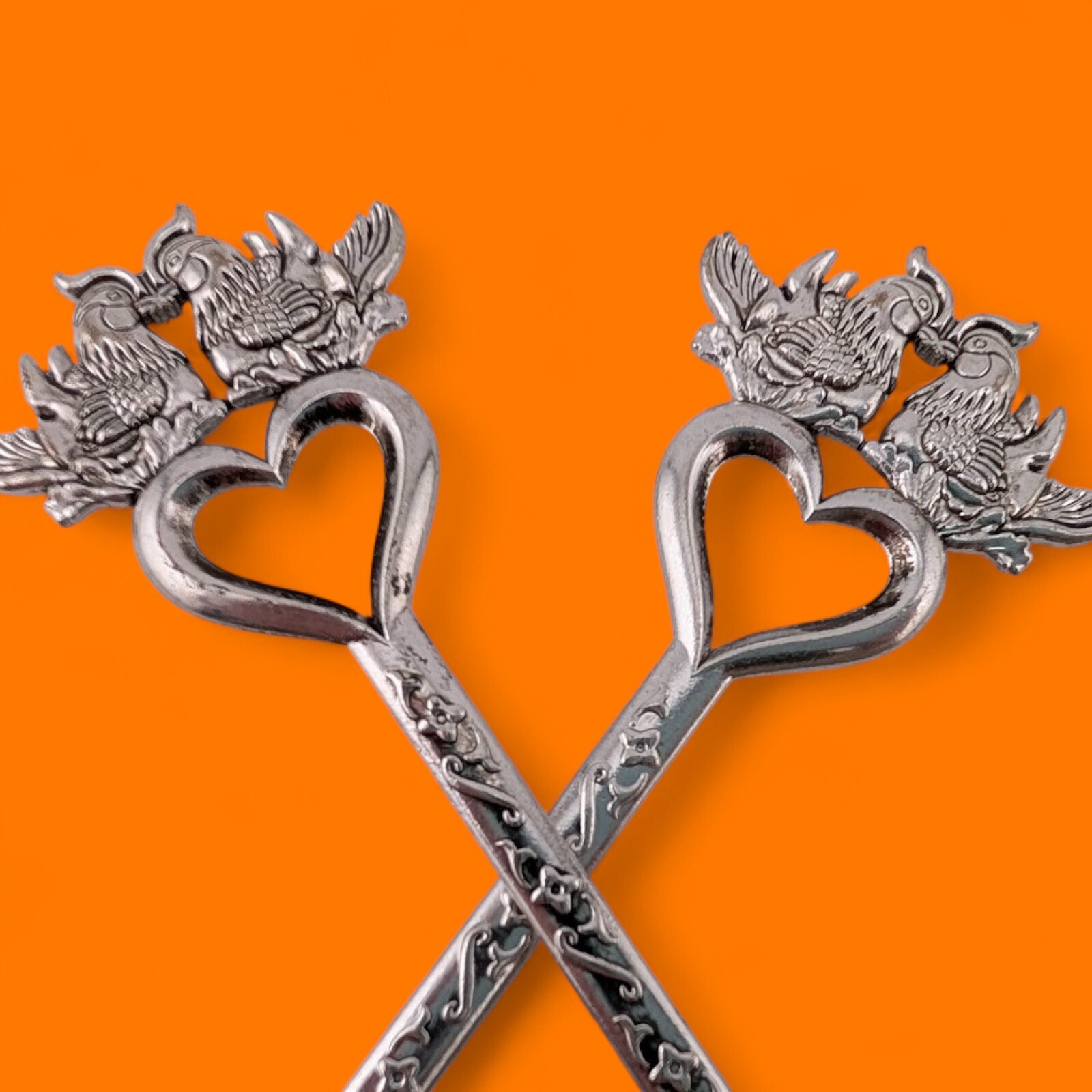 SILVER LOVE BIRDS HAIR STICKS Kanzashi bun pins valentine heart Gothic 1 PAIR G6