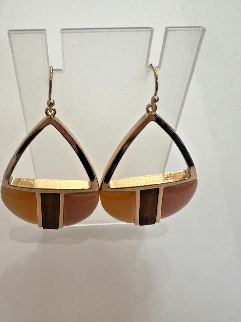 Uncas Int Gold Blush Wine Dangle Earrings Resin Wood Earth Tones Vendor Sample