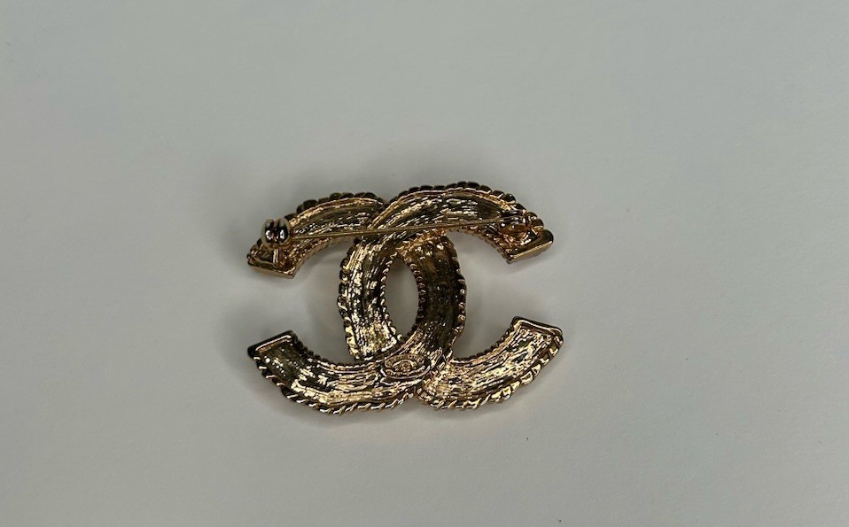 Authentic Vintage 1990 Chanel Collection 28 Pearl Interlocking CC Brooch