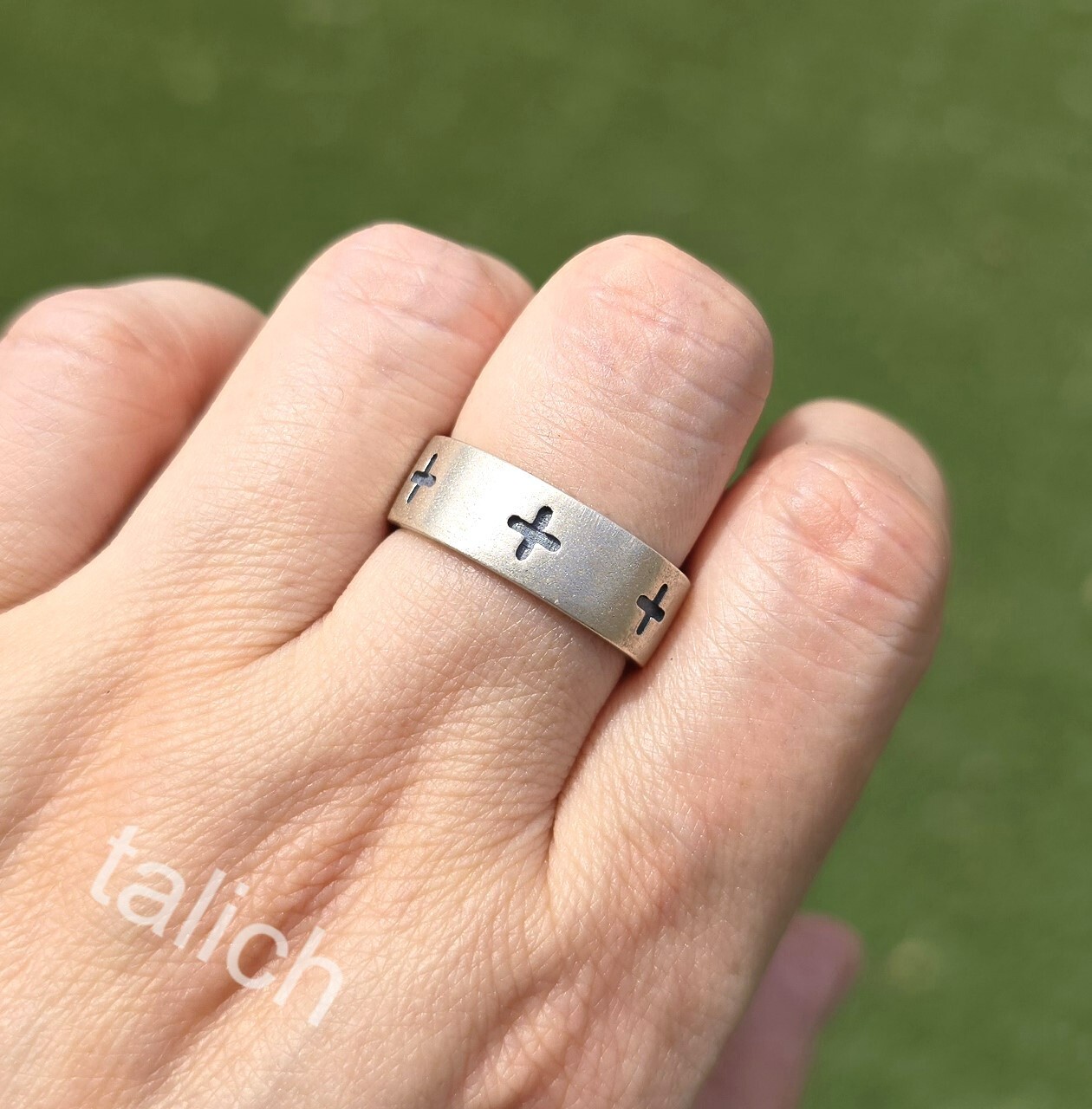 Cross Stamped Solid 925 Sterling Silver Band Ring Size 7 Adjustable Unique