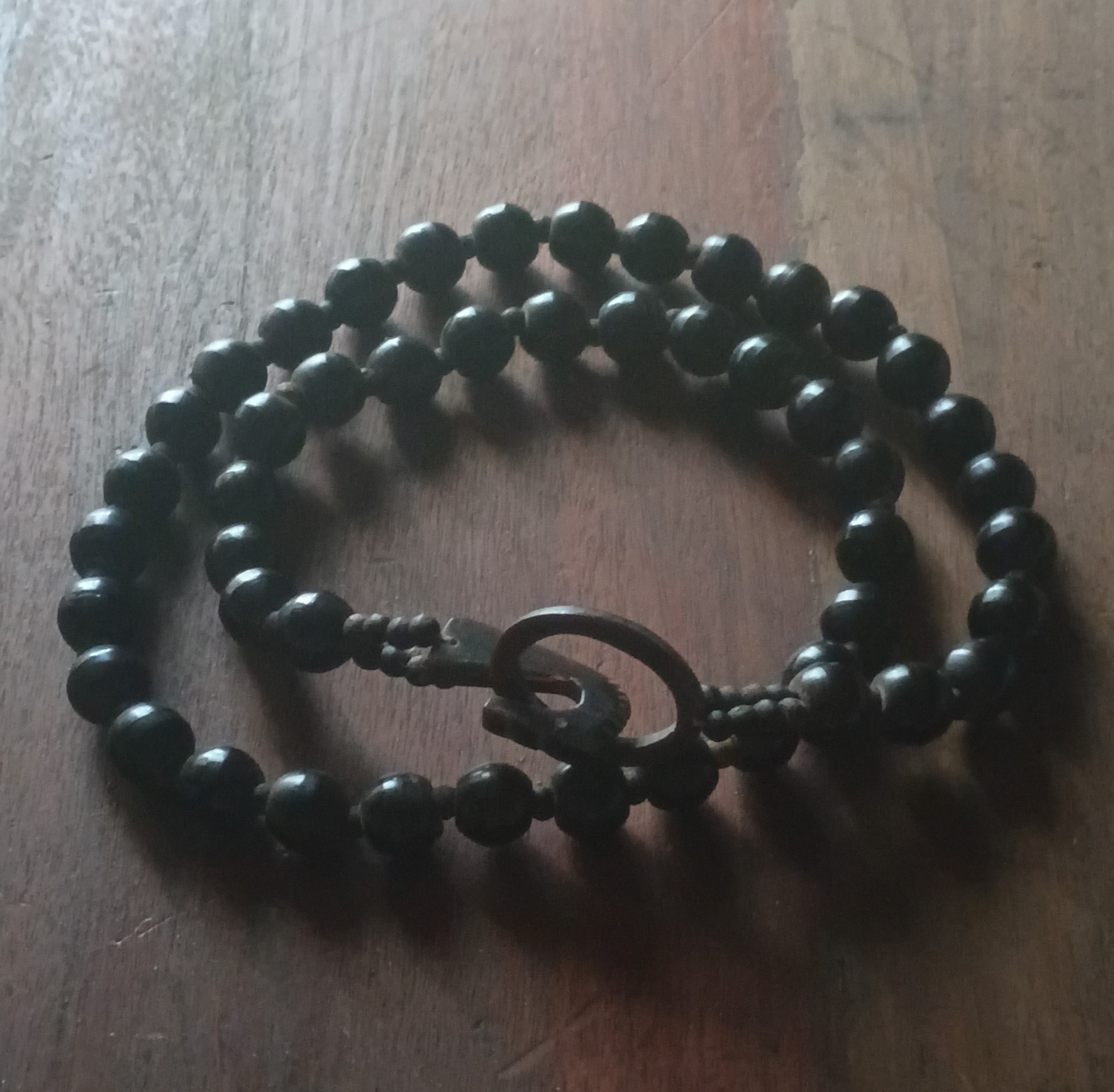 Vintage Hand Carved 32″ Water Buffalo Horn Equestrian Necklace Horse Head Toggle
