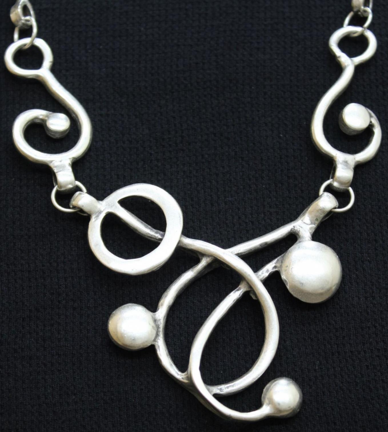 New NAUTILUS CONCEPT Swirl PENDANT NECKLACE Silvertone Unique Statement NWT !