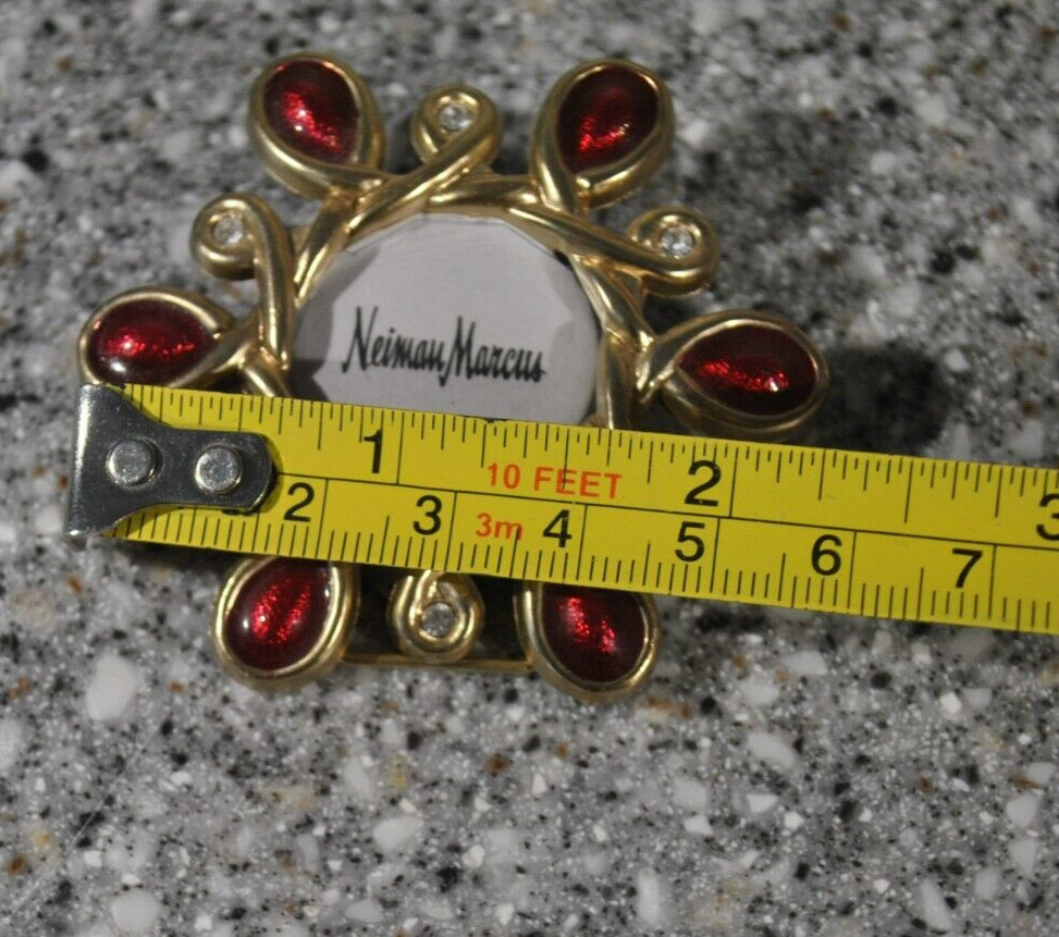 Jay Strongwater Clip On Brooch Picture Frame Neiman Marcus Gold Tone Red Pin Vtg