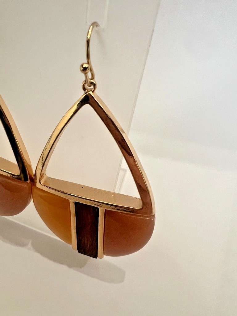 Uncas Int Gold Blush Wine Dangle Earrings Resin Wood Earth Tones Vendor Sample