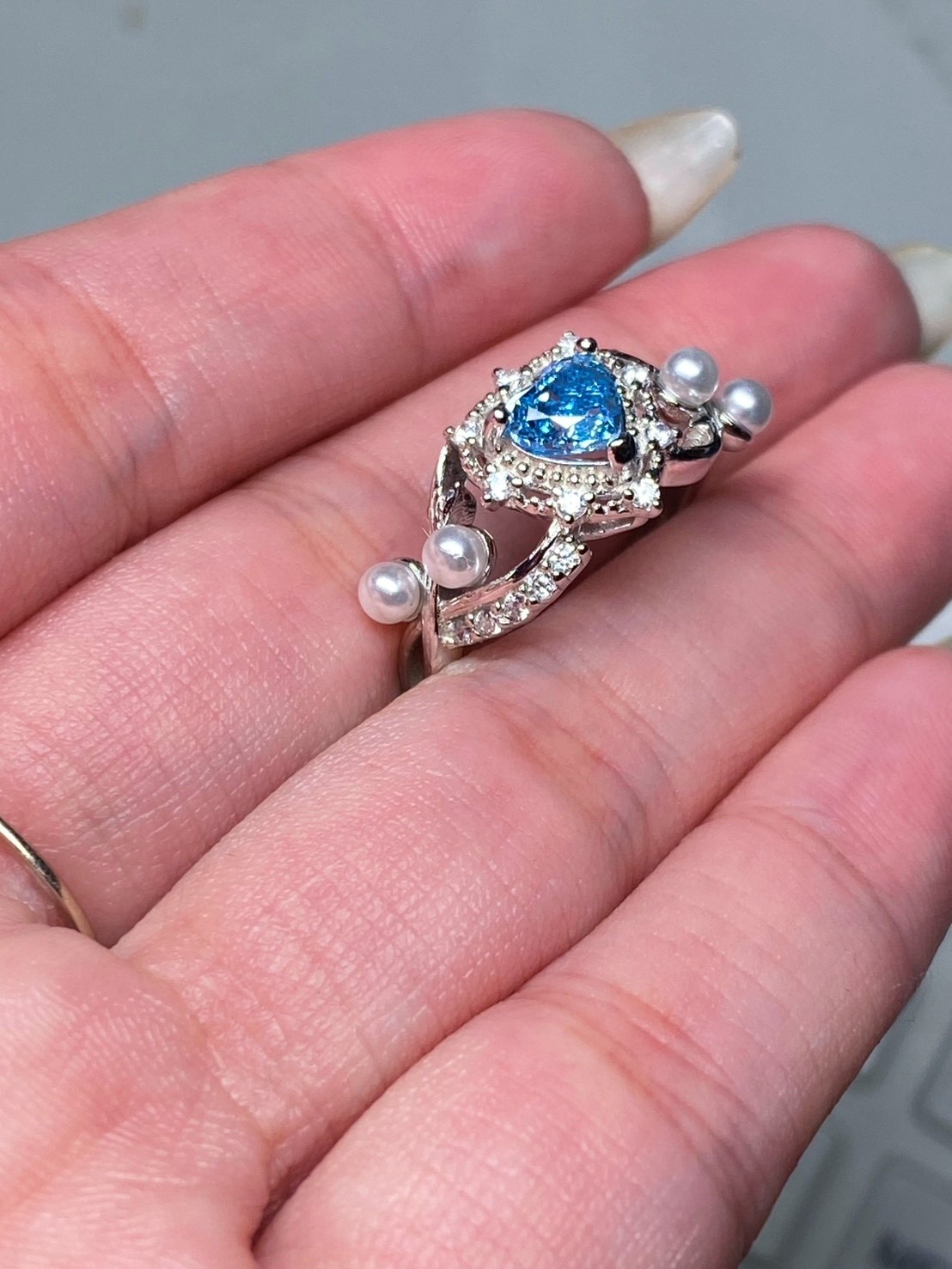 [jerseychou] Lab-Grown Diamond , 0.68ct , Fancy Vivid Blue , VS1 , IGI