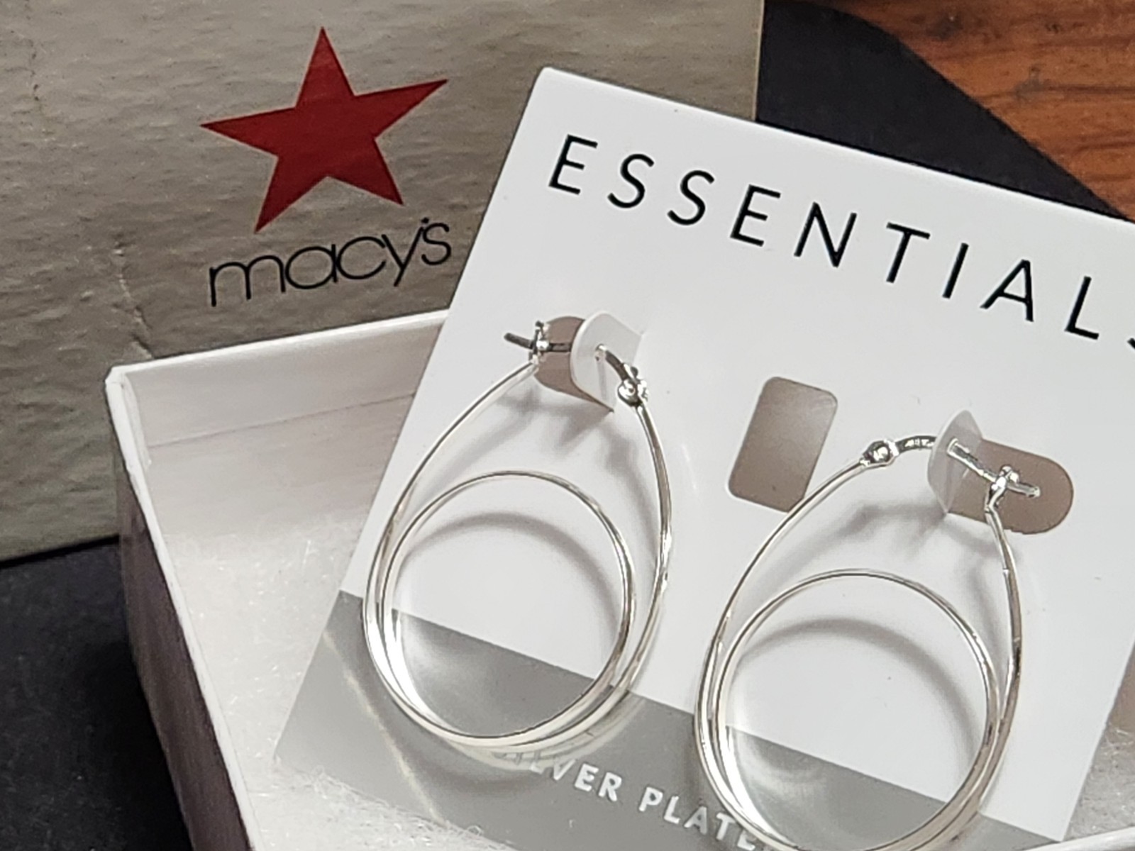 Silver Plated Dangle Oval Hoop Earrings 1″5/8 New in Original Macy’s Box