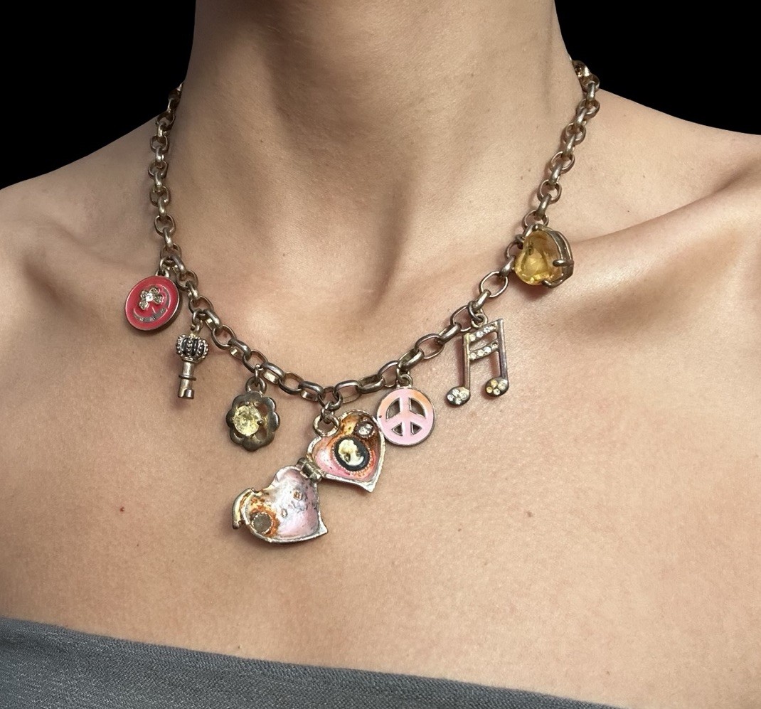 VTG Juicy Couture 7 Charms Necklace & Bracelet Set Hearts Peace Music Note READ
