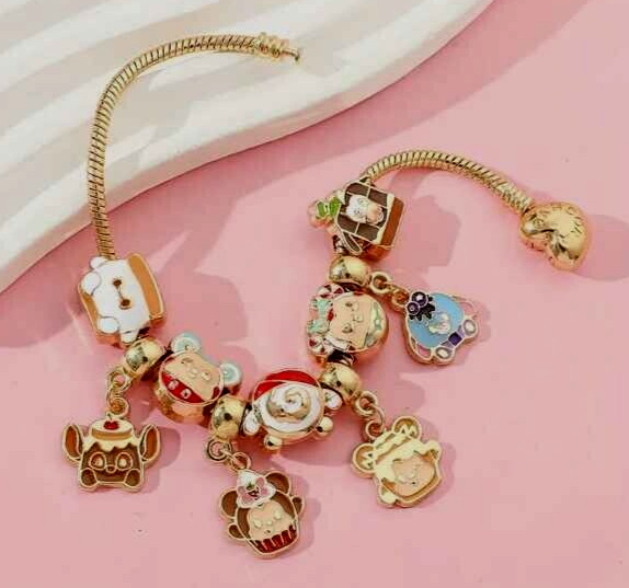 🍬 Cute Munchlings Charm Bracelet 6.7″ Golden Tone Zinc Alloy w/9 Disney Charms