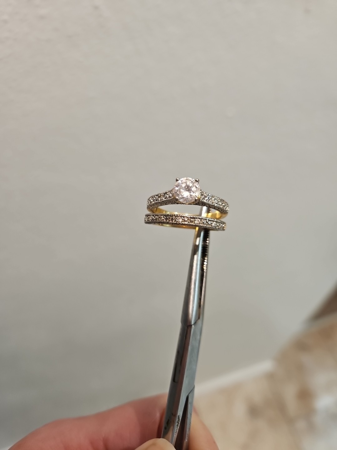 2pc Band & Solitaire Ring sz 8-8.25, No Hallmark gold tone CZ Crystal rhinestone