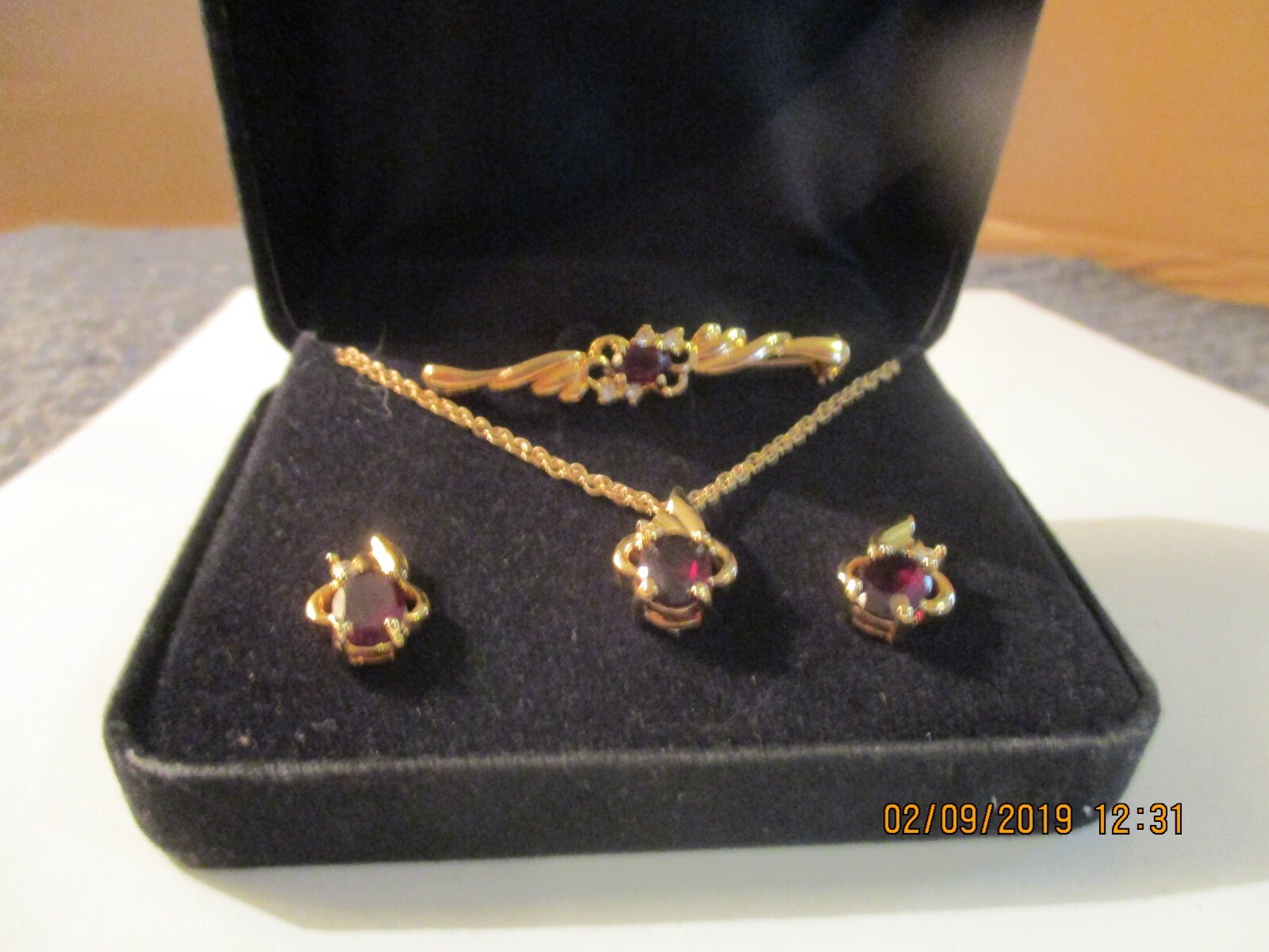 Jewelry Knick Knack Cake Toppers AVON TIMEX Remote Juicer Sets Magnet