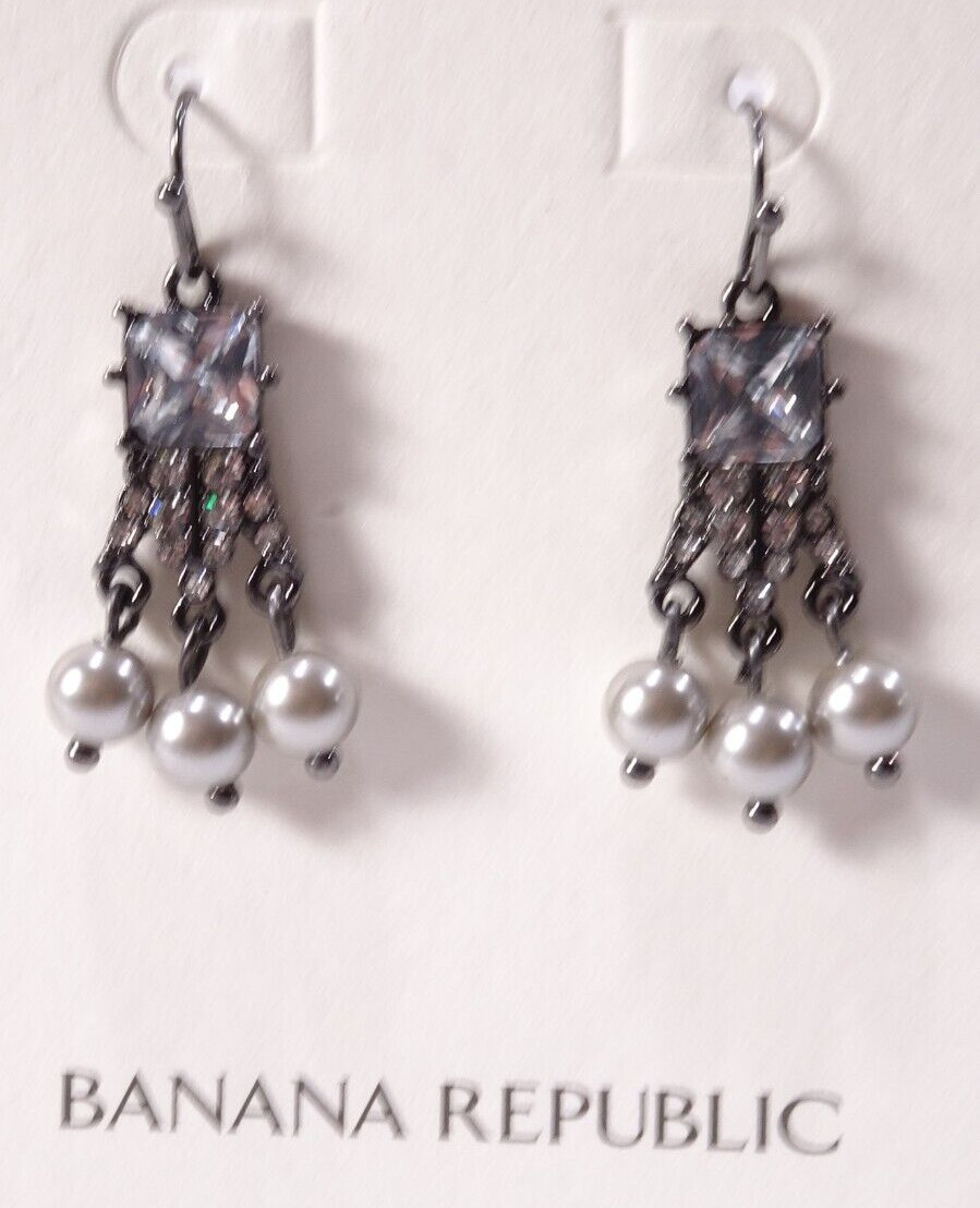 Banana Republic Women’s Silver Bauble Crystal Festive Necklace earrings NWT 90