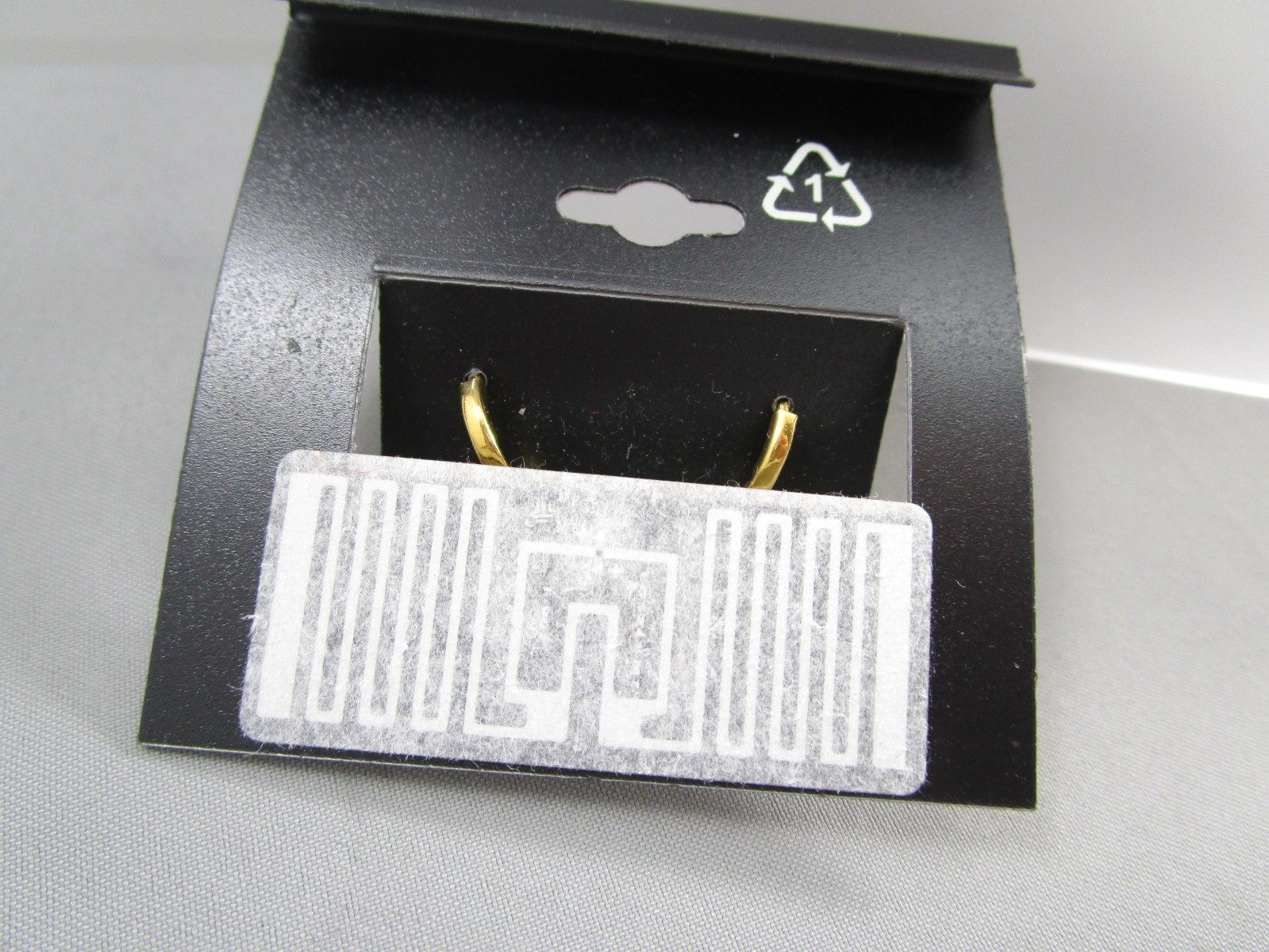 NWT NAPIER 3/4″ Gold Tone Dangling Etched Heart Leverback Pierced Earrings 179L