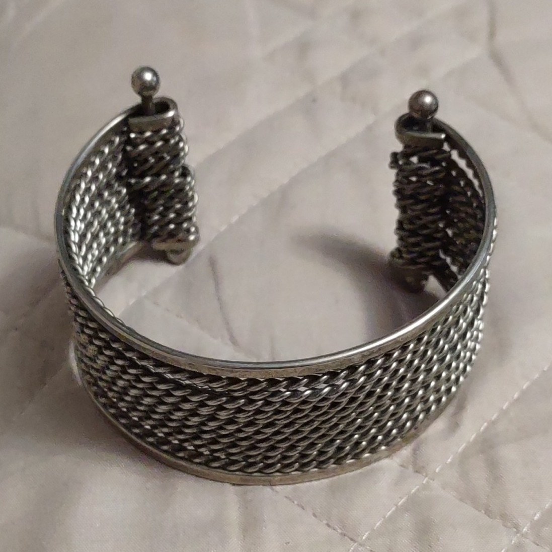 Silver Tone Metal Mesh Cuff Bracelet Cuff Closure No Stone Less Than 8 in