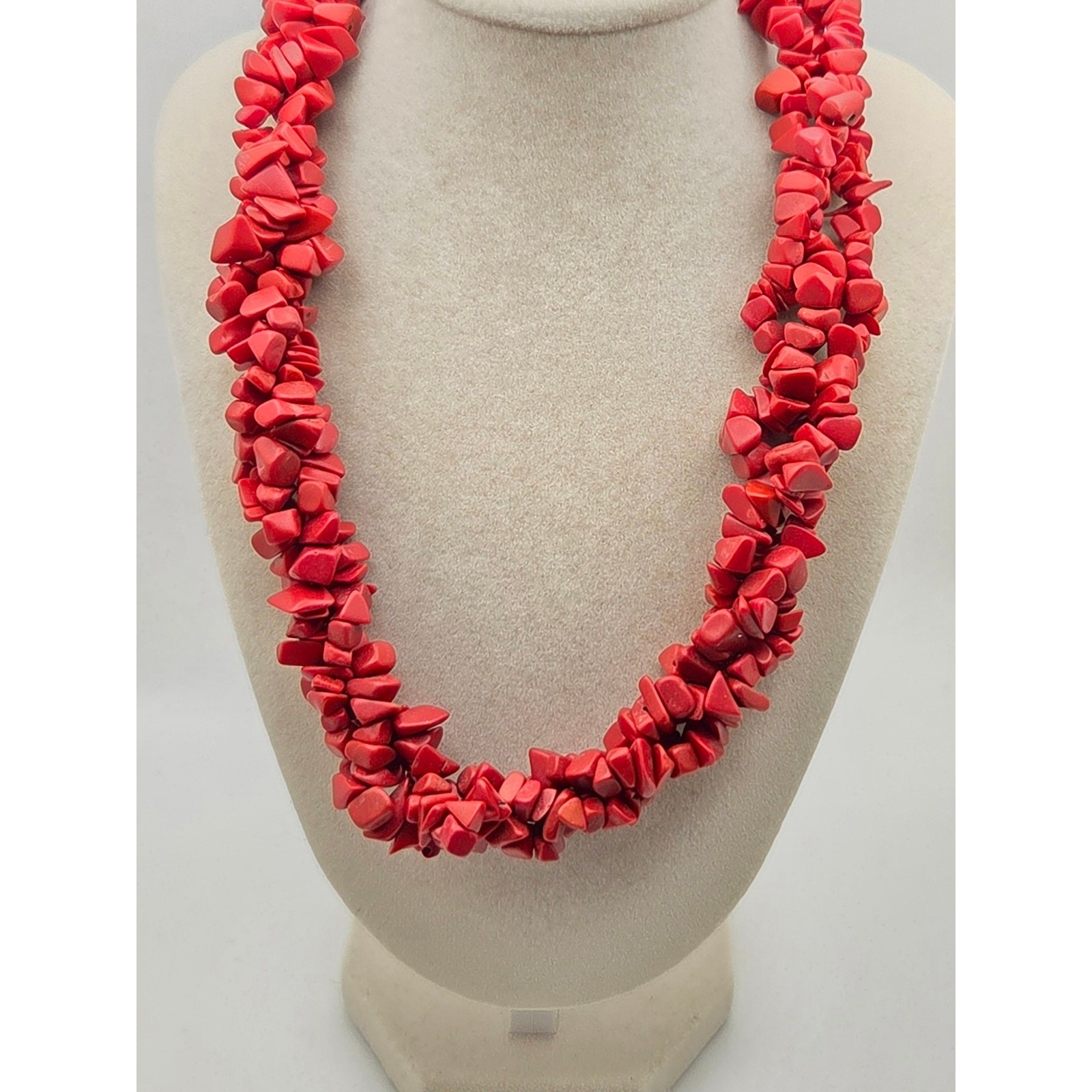 Red Natural Stone Chip Bead Twisted Necklace