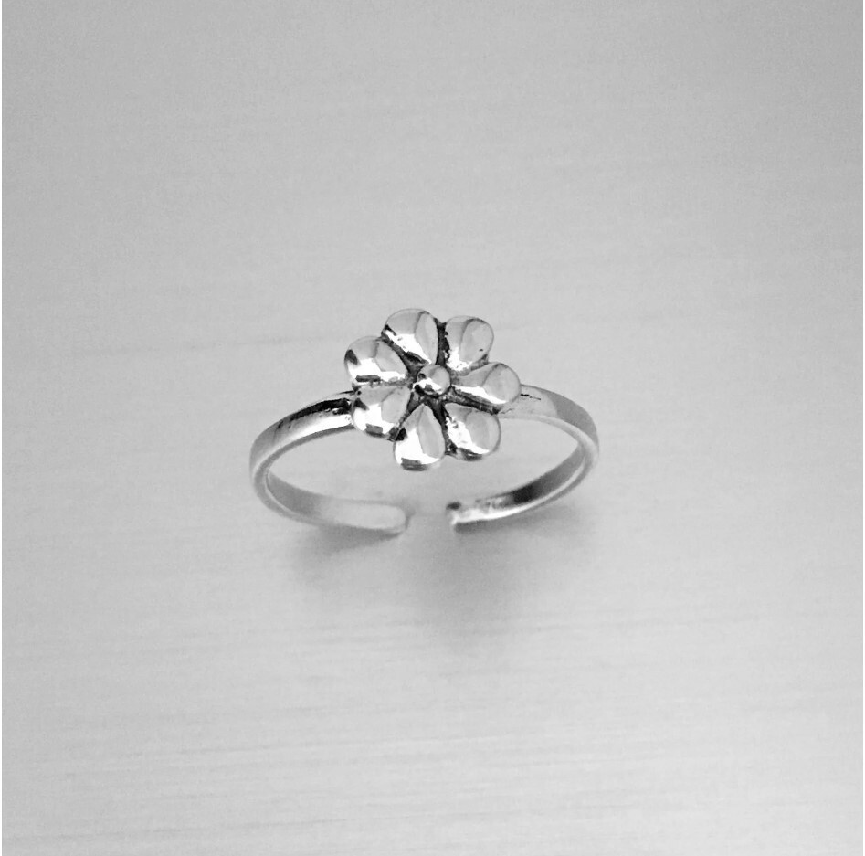 Gift For Women’s Solid Metal Adjustable Flower Toe Ring White Gold Plated Silver