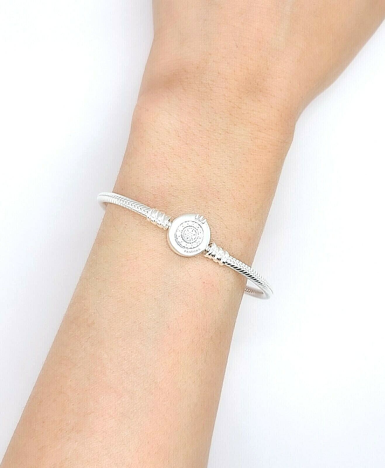 NEW Authentic PANDORA 925 Moments Sparkling Crown O Charm Bracelet 599046C01