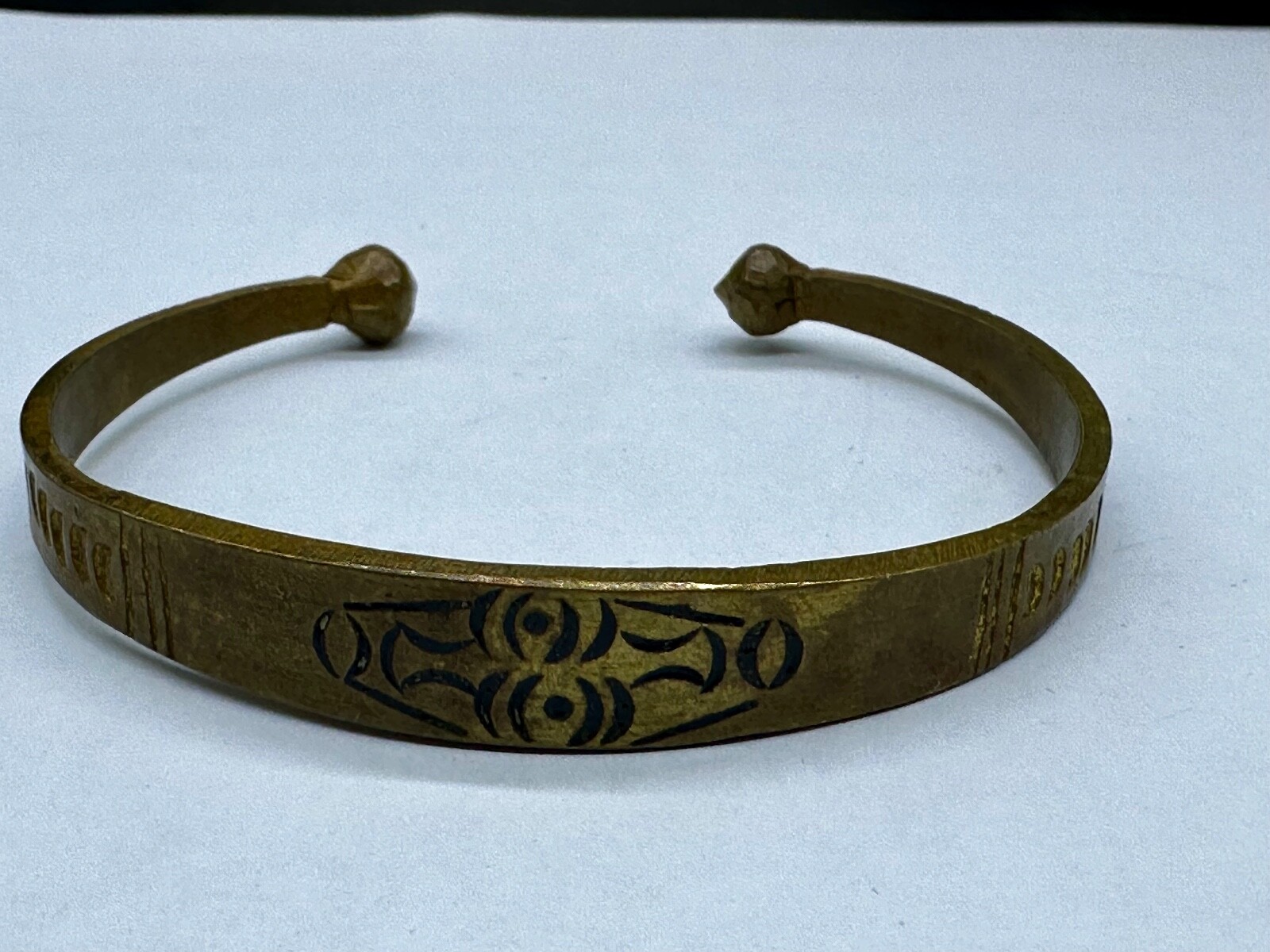 TRIBAL ESTATE SOLID BRASS AFRICAN HAND STAMPED CHASED CUFF BRACELET