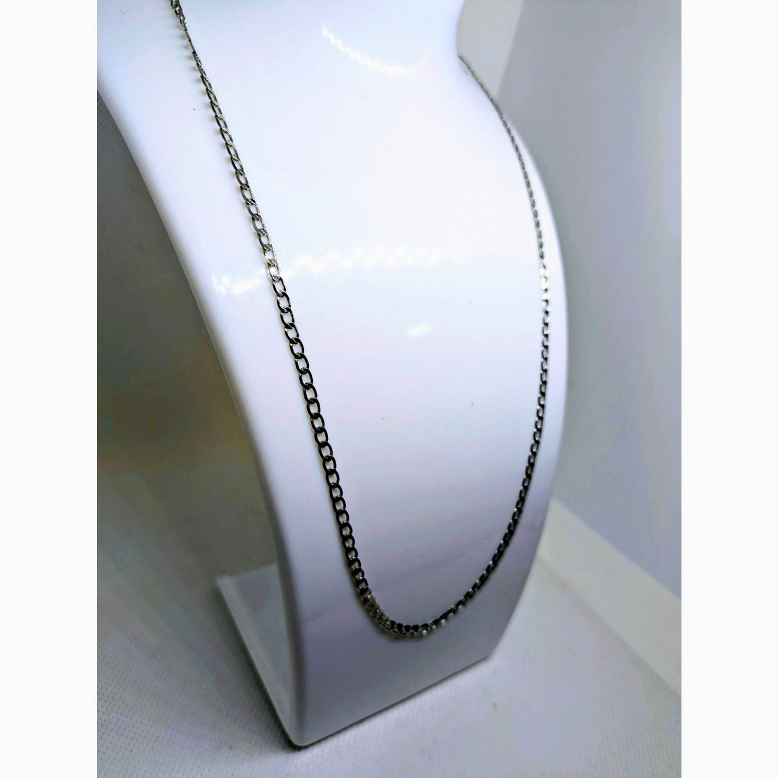 Cuban Link Stainless Steel Silver Tone Unisex Chain. Size: 23in 3mm Weight: 4.5g