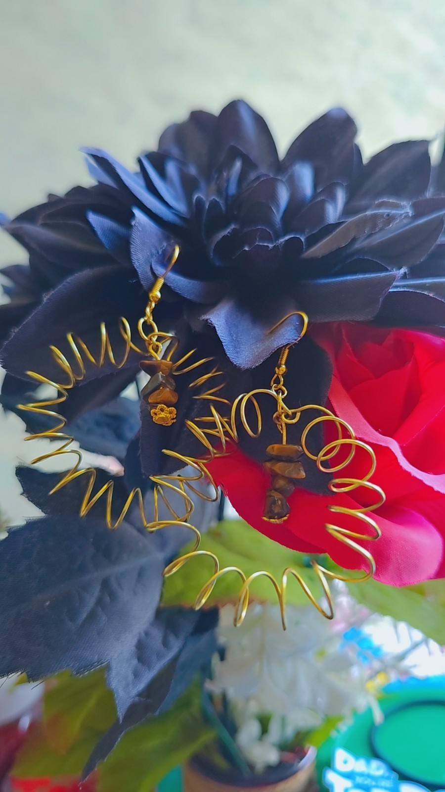 Gold Tone Spiral Wire Round Dangle Drop Earrings Metal No Stone Pair