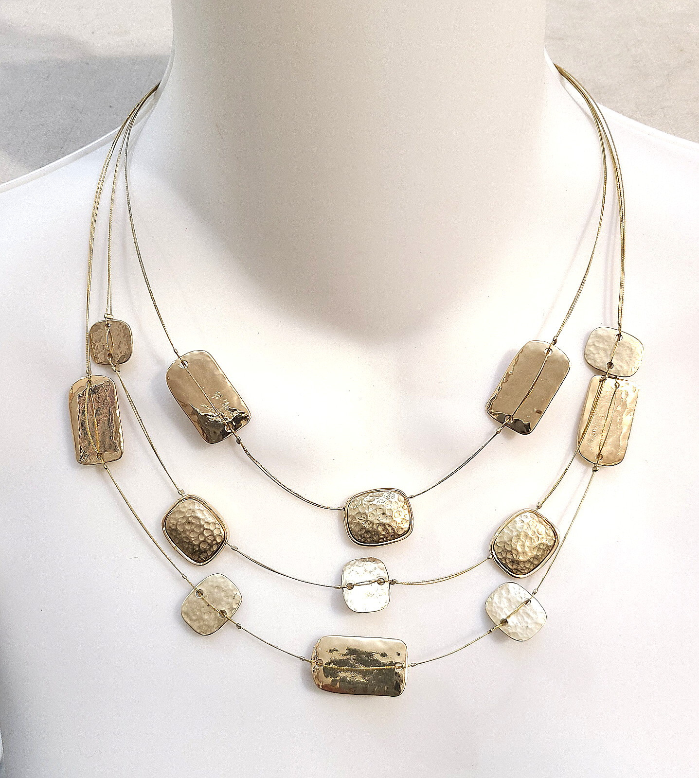 CHICO’S Necklace Gold-Tone Floating Flat Disk Beads Wire Choker Adj. 16″ to 20″
