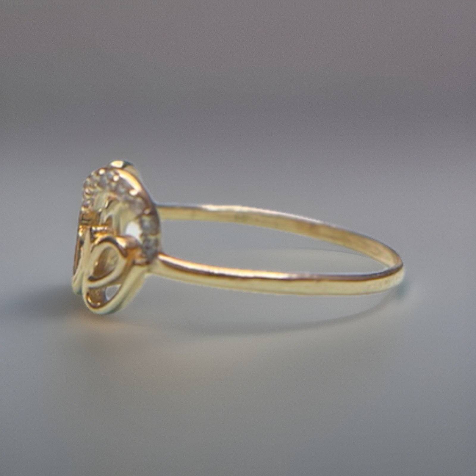 14K Yellow Gold “Love” Ring With Cubic Zerconia – Size 8 – 1.4g 💛