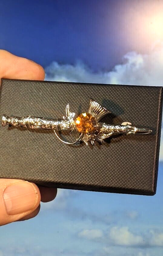 Vintage Celtic Scottish Mizpah Thistle Brooch Shawl pin, in Gift Box. 73mm
