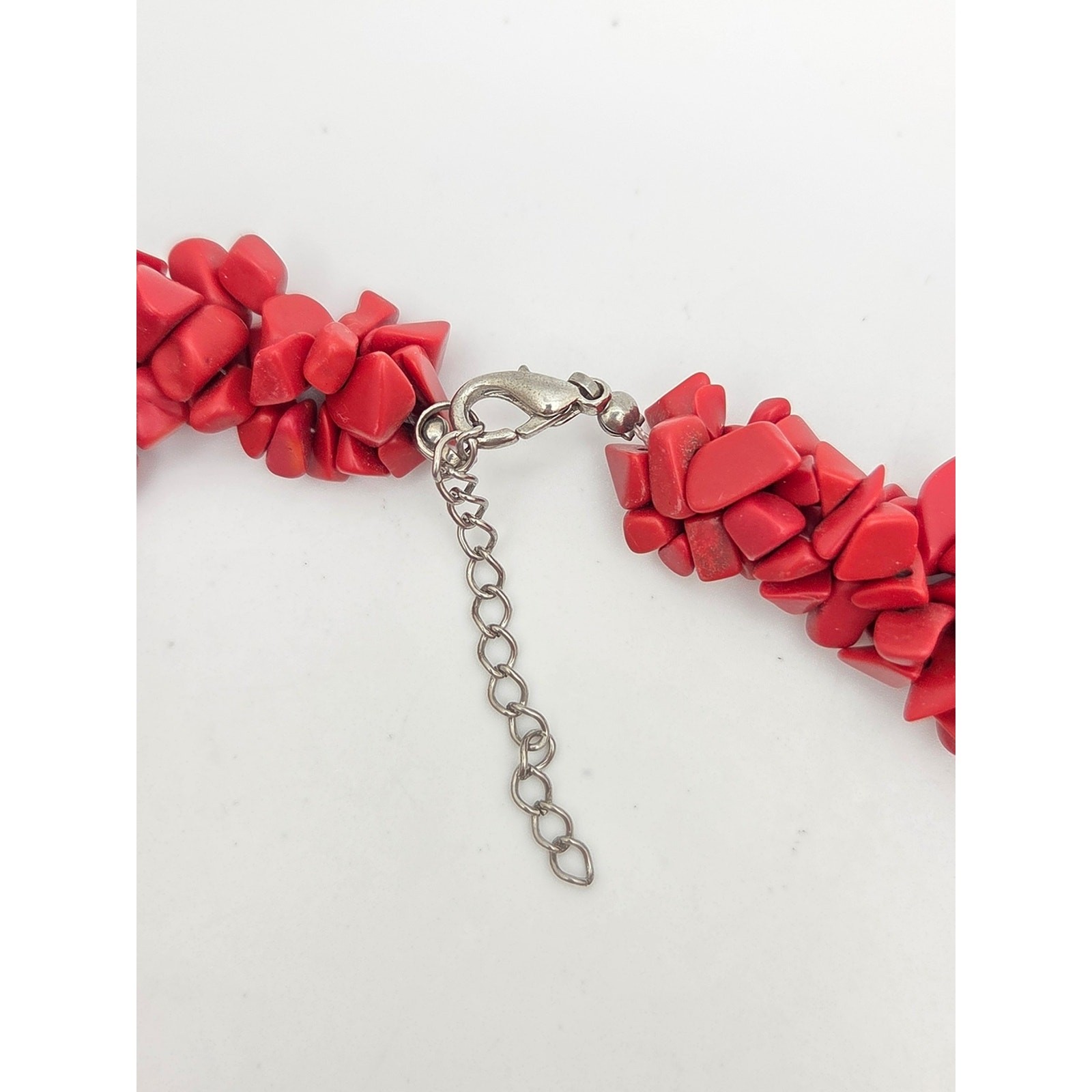 Red Natural Stone Chip Bead Twisted Necklace