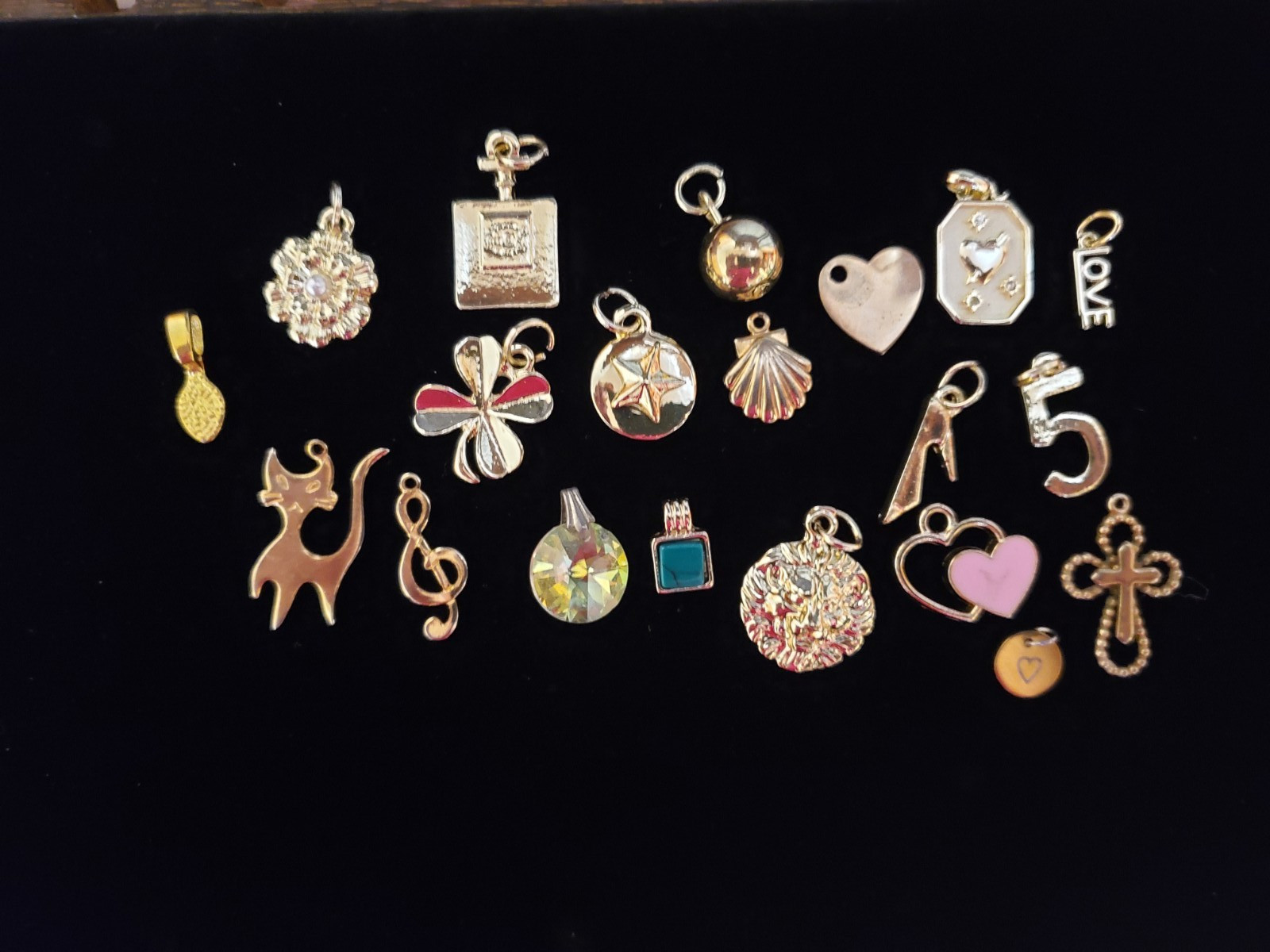Vintage Gold Tone Various Nature Beauty Hearts Charms Pendants Lot Set Gift
