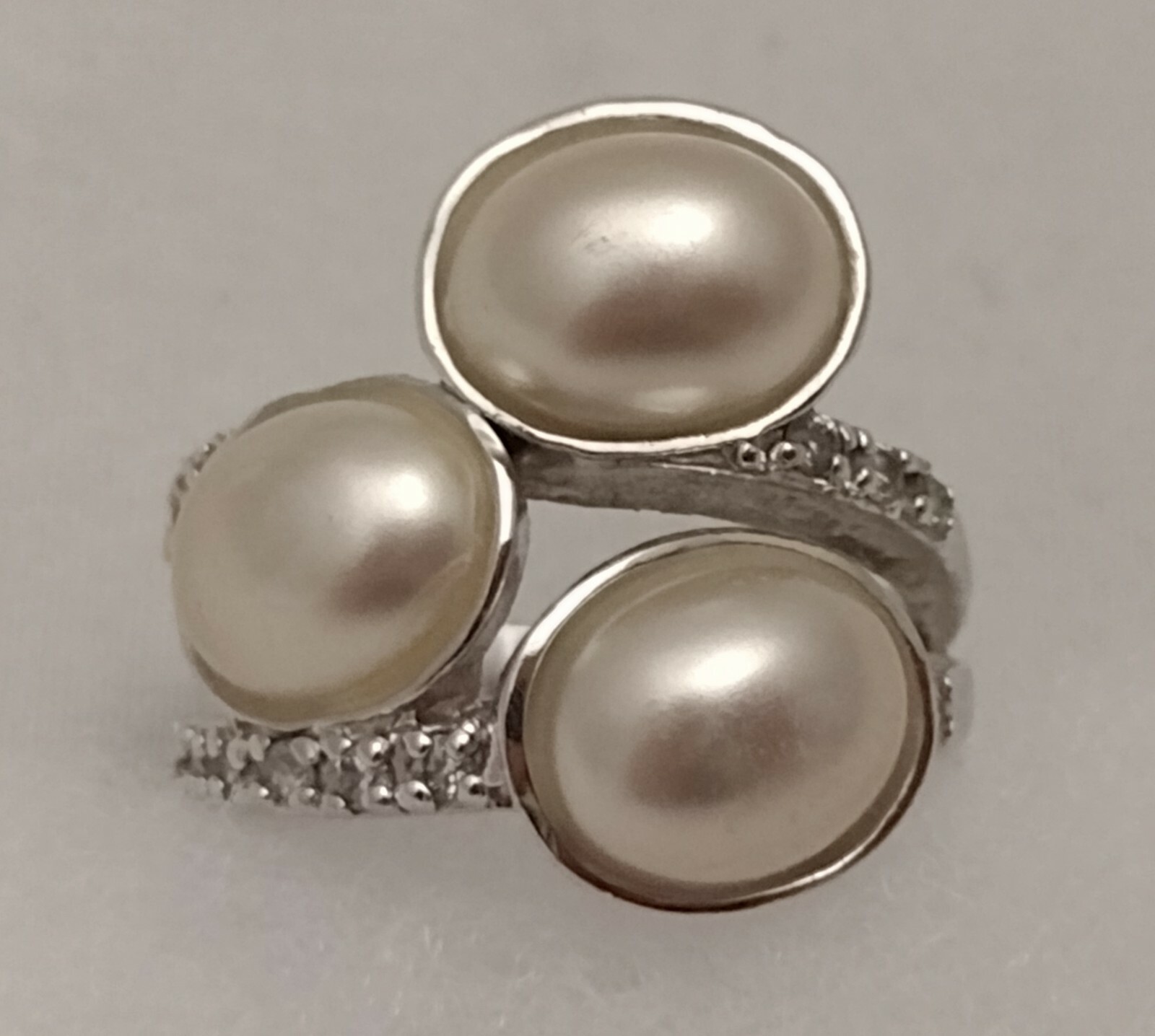 Vintage White Gold Tone Cubic Zirconia Plastic Pearl GR Thialand Ring Size 7